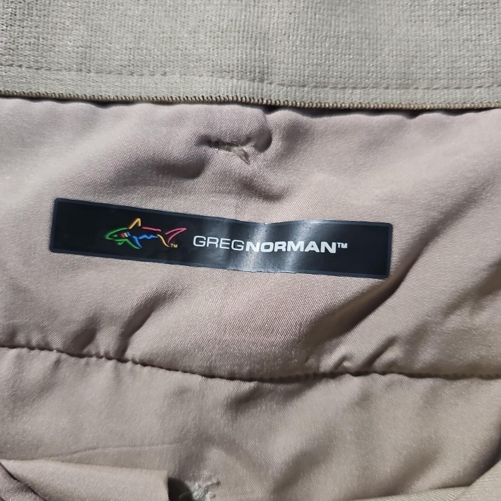 Greg Norman Greg Norman 44x30 Golf Khakis Size US 44 / EU 60 - 2 Thumbnail