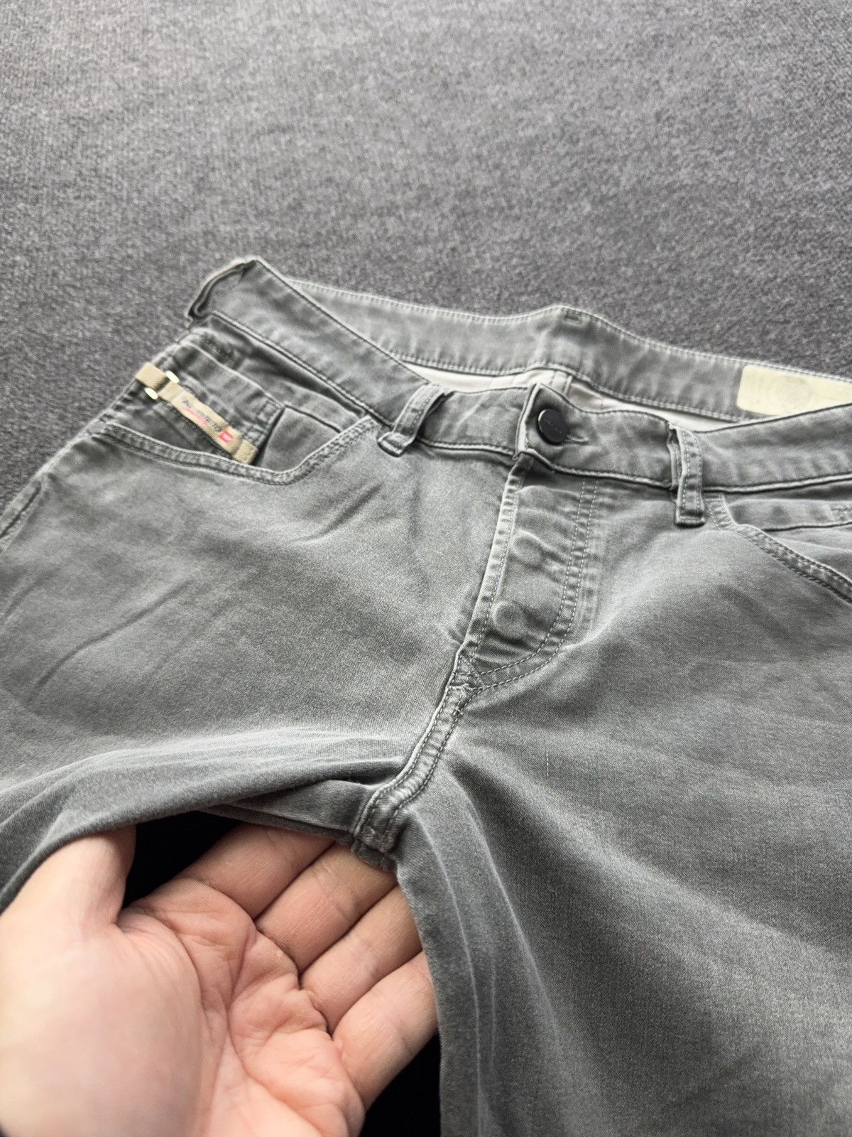 Diesel Luxury 00s Diesel D-BAZER Grey Faded Tapered Jeans Archive Size US 28 / EU 44 - 8 Thumbnail