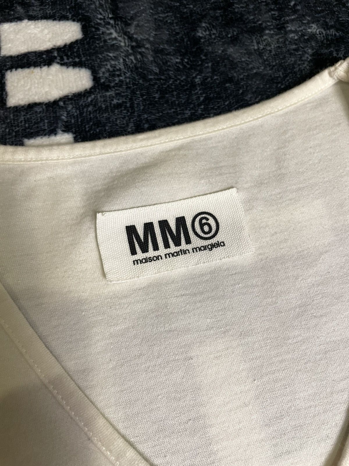 Maison Margiela MM6 Maison Margiela Longhair Tee Size US M / EU 48-50 / 2 - 6 Thumbnail