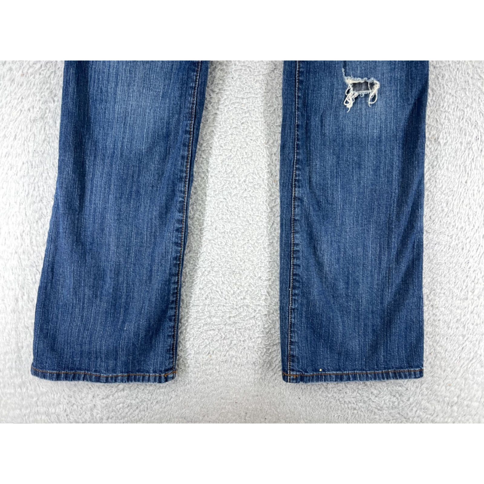 Mossimo Mossimo Jeans Women 11 Blue Denim Bootcut Cotton Blend Low Rise Distressed Size 32" / US 10 / IT 46 - 4 Thumbnail