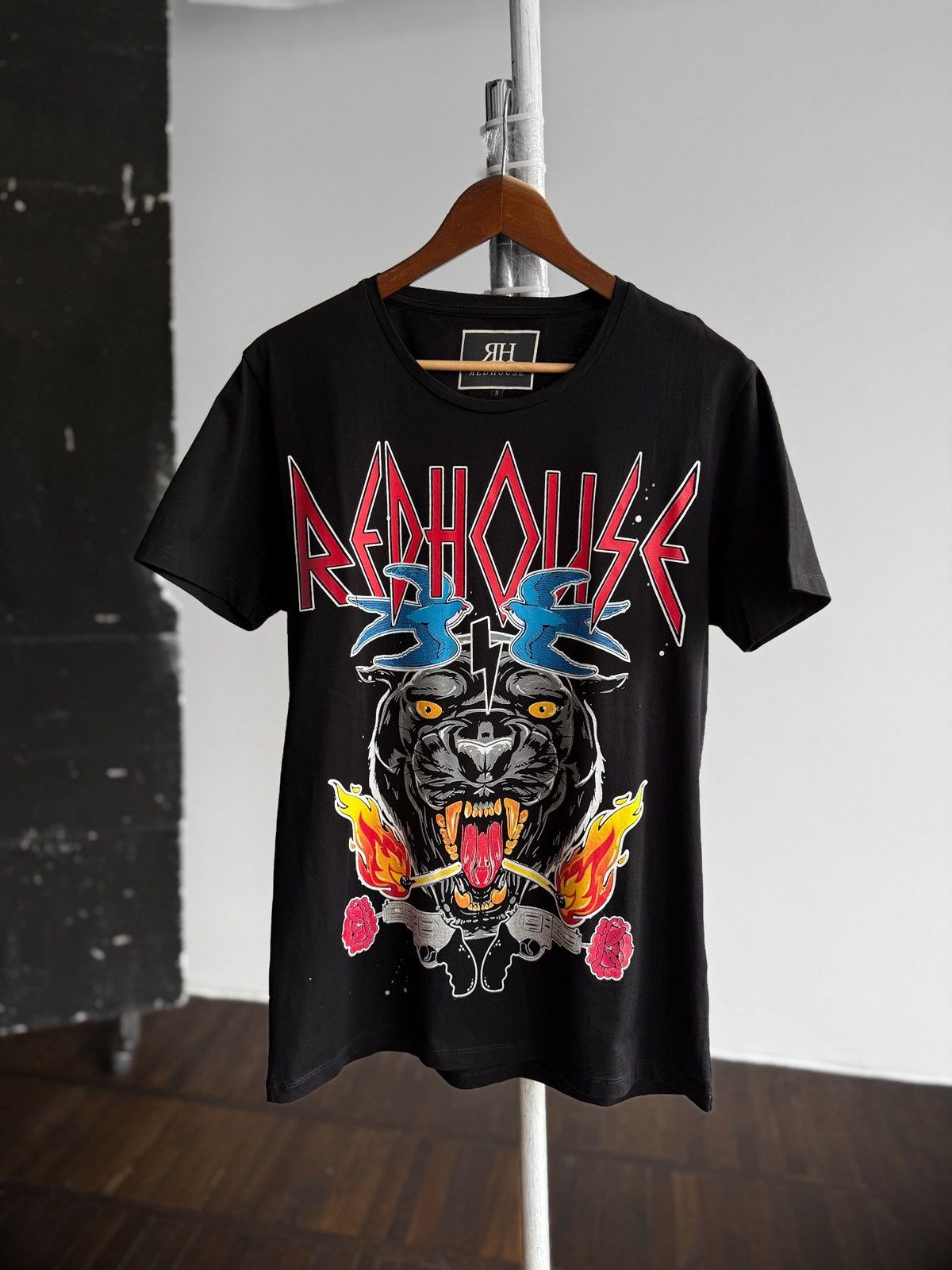 Designer Redhouse Mens SS Graphic T-Shirt Black Panther Flames Tee Size US S / EU 44-46 / 1 - 3 Thumbnail