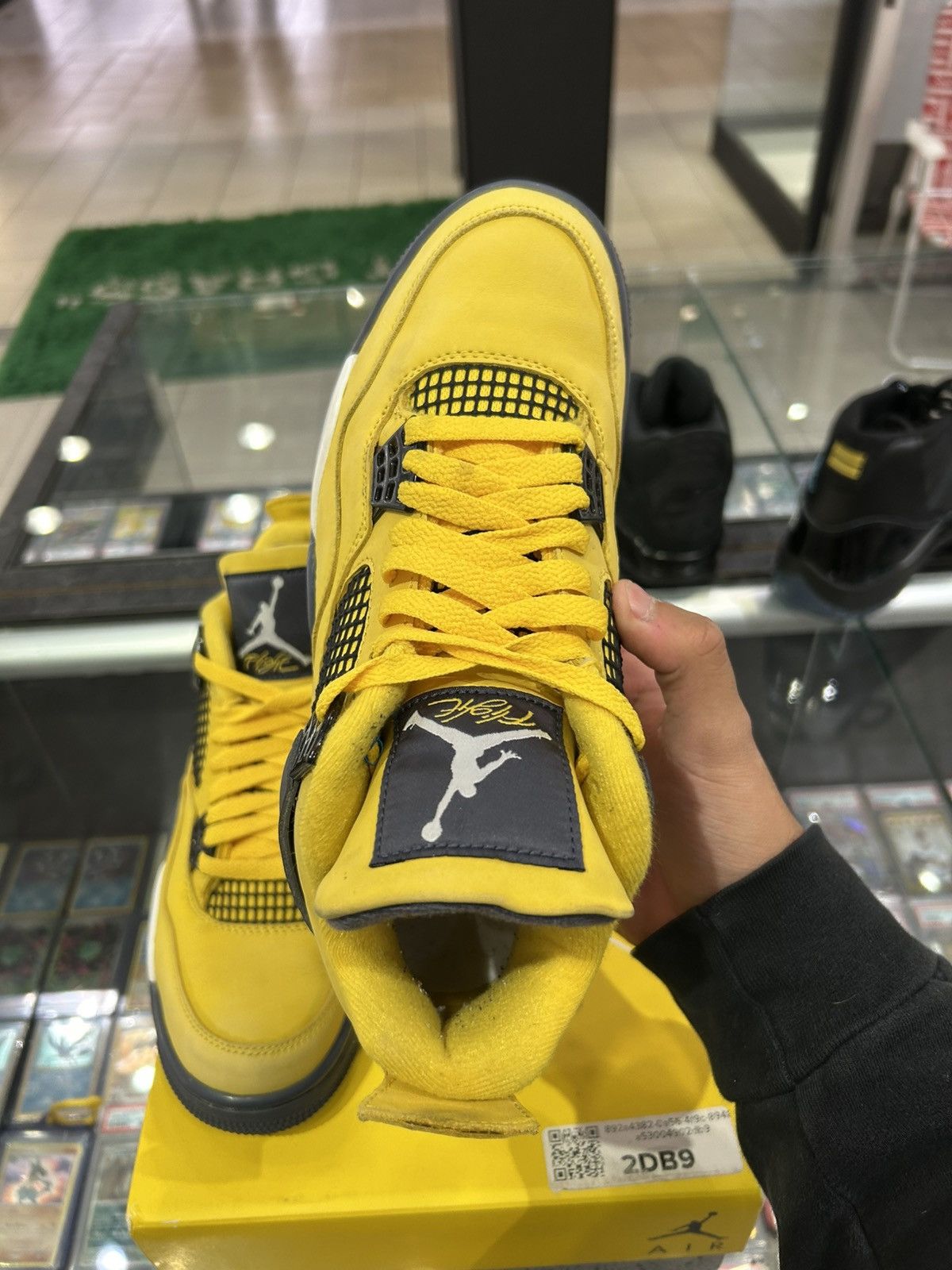 Jordan Brand Jordan 4 Lightning Size US 7.5 / EU 40-41 - 4 Thumbnail