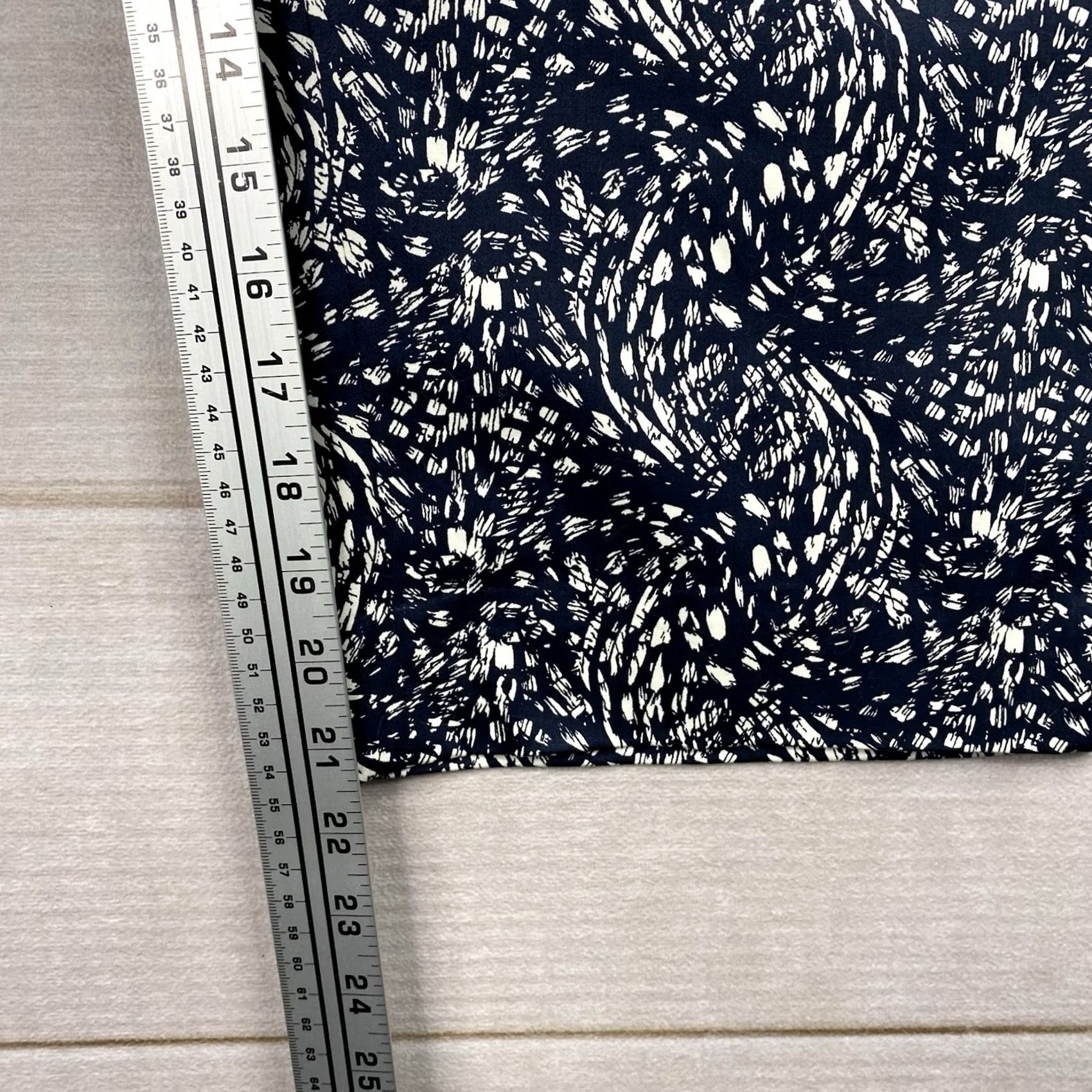 Coldwater Creek Coldwater Creek Pants Women's 14 Blue White Printed Cropped Wide-Leg NWT Size 36" / US 14 / IT 50 - 4 Thumbnail
