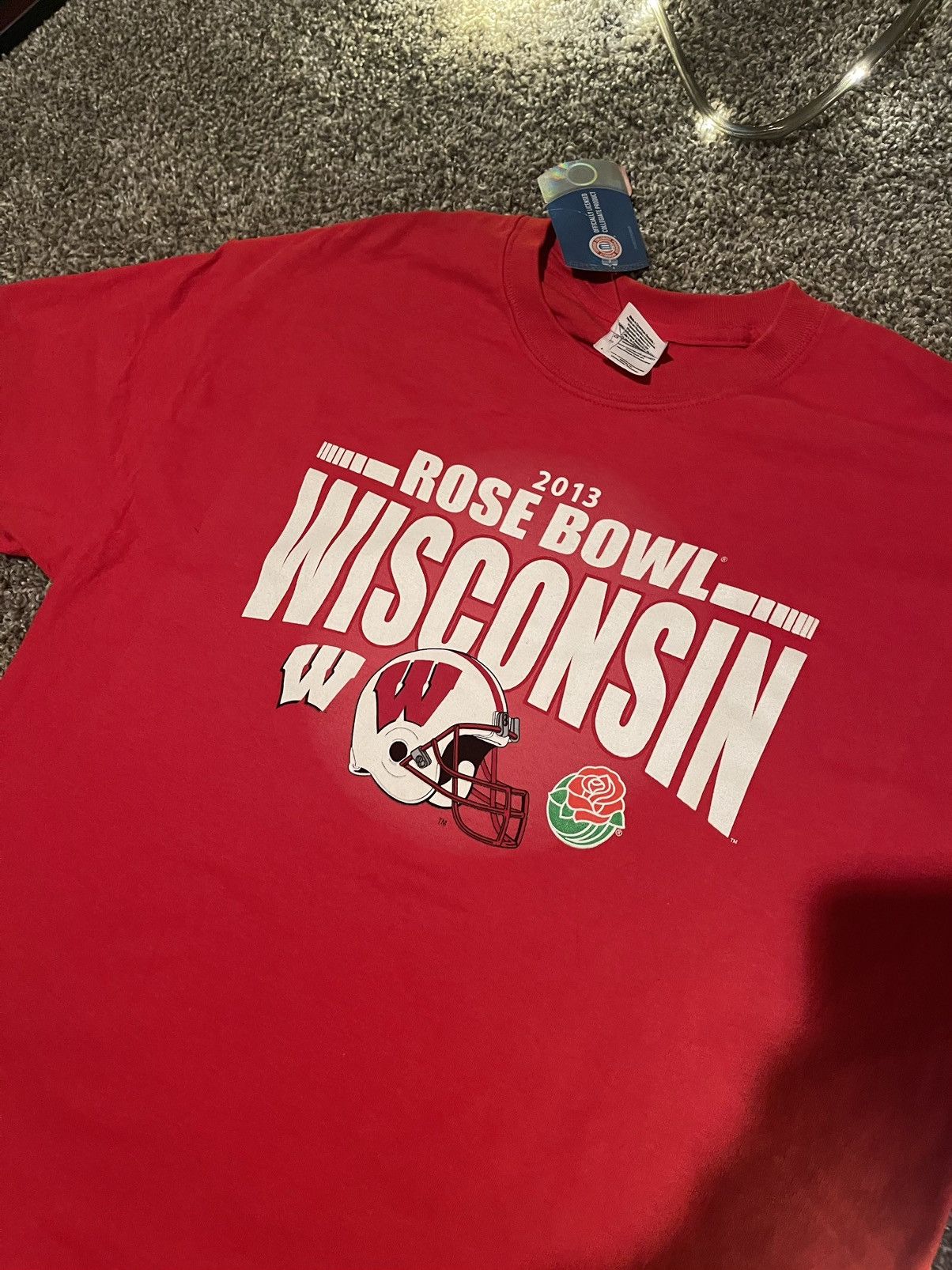 Gildan New Deadstock 2013 Wisconsin Badgers Rose Bowl NFL T-Shirt L Size US L / EU 52-54 / 3 - 2 Thumbnail