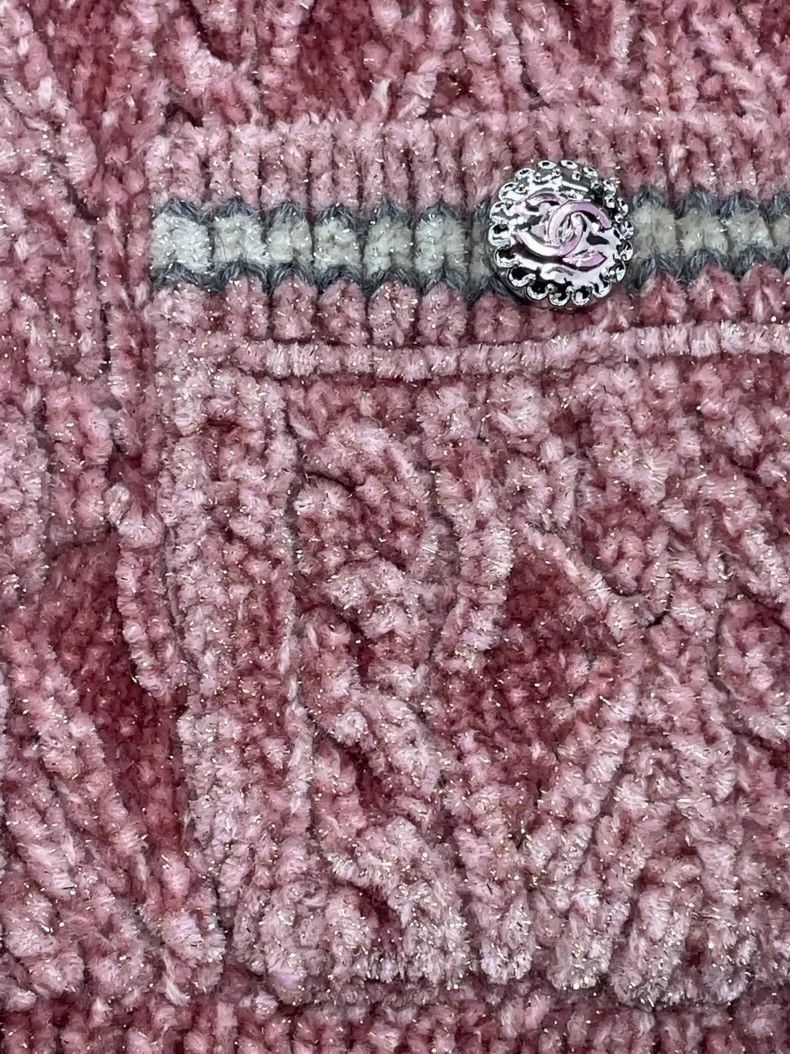 Chanel Chanel 22B Autumn and Winter Velvet No. 5 Sequin Knitted Ve Size XS / US 0-2 / IT 36-38 - 5 Thumbnail