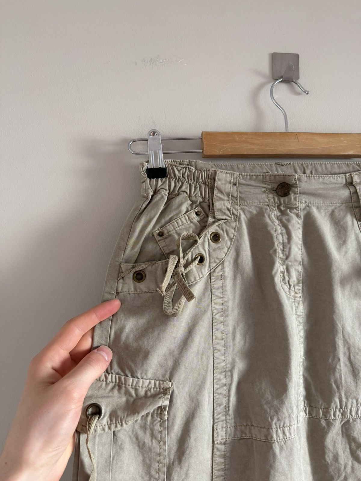 Vintage Vintage Cargo Mini Skirt Beige Size 26" / US 2 / IT 38 - 3 Thumbnail
