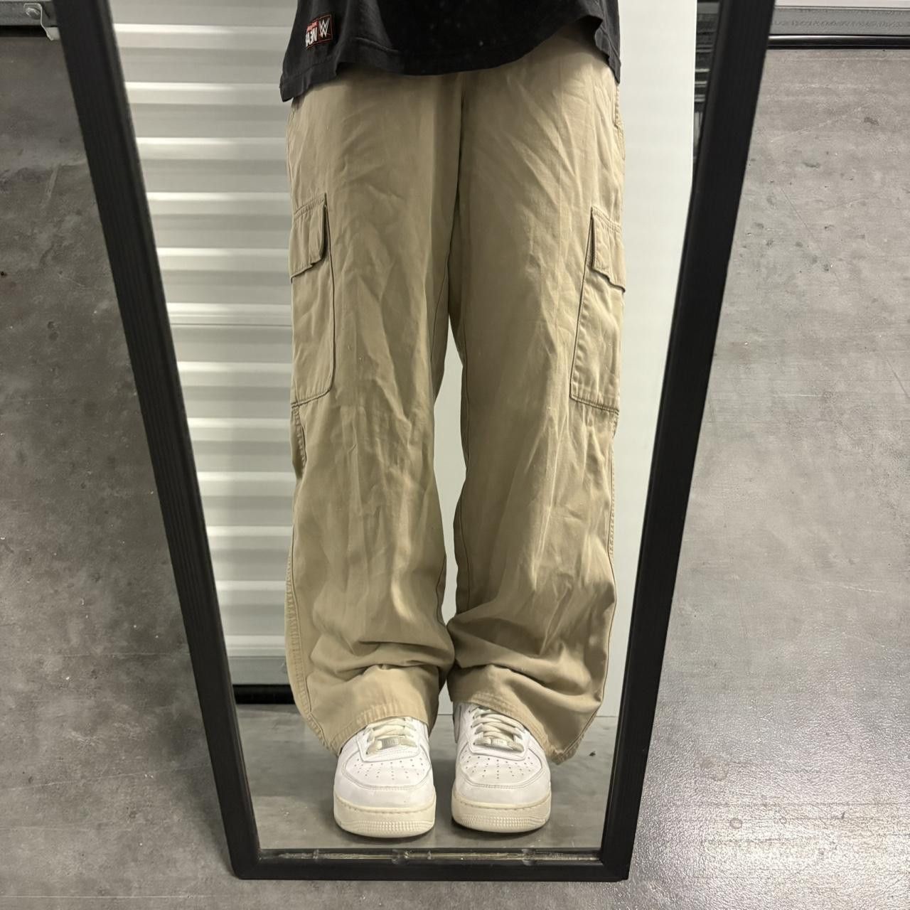 Vintage Crazy Vintage Y2K/2000s Baggy Khaki Tan Cargo Pants! Size US 33 - 1 Thumbnail