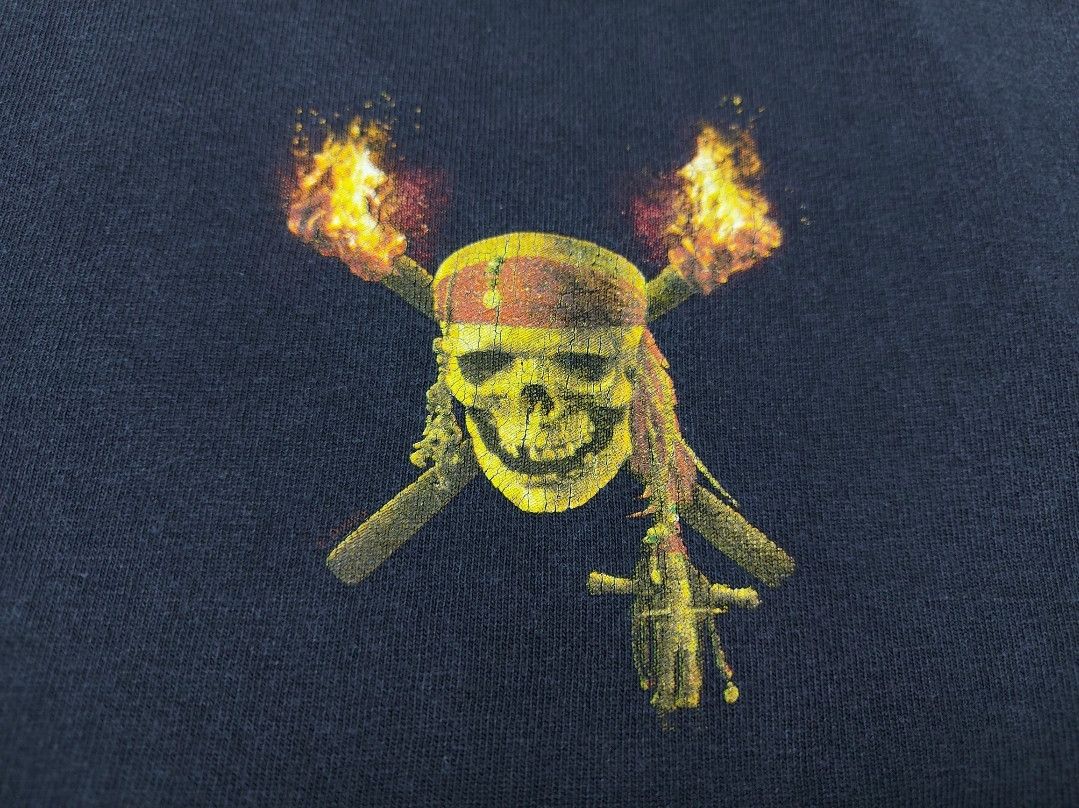 Disney × Vintage Vintage 2006 Pirates of the Caribbean Dead Man's Chest TEE Size US XL / EU 56 / 4 - 7 Thumbnail