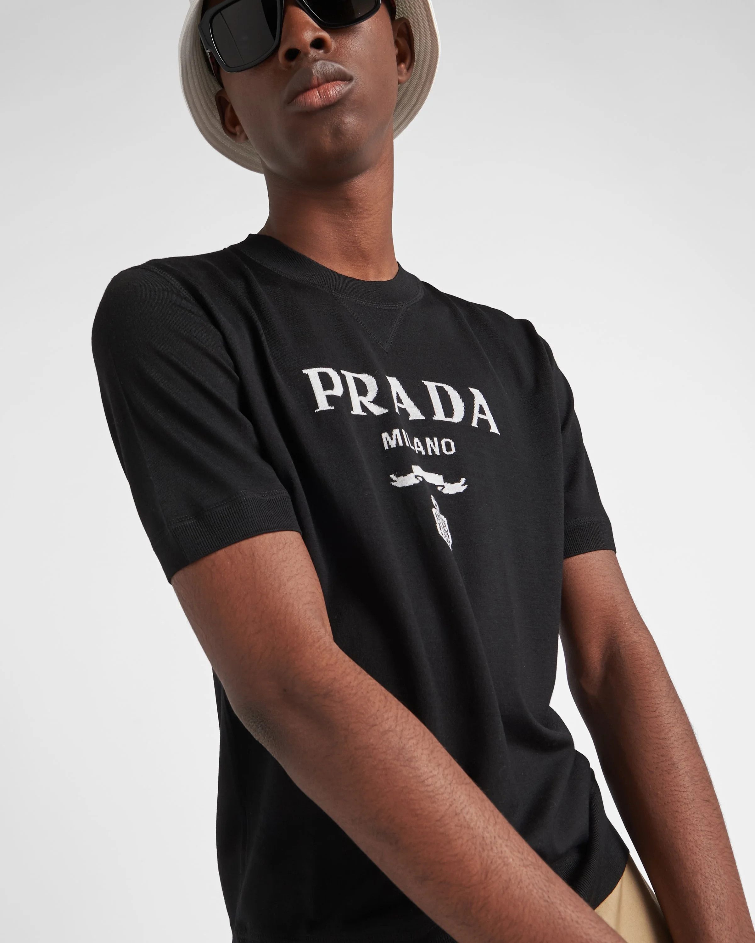 Prada o1mt1gz0226 Superfine Wool Crew-Neck Sweater in Black Size US S / EU 44-46 / 1 - 3 Thumbnail