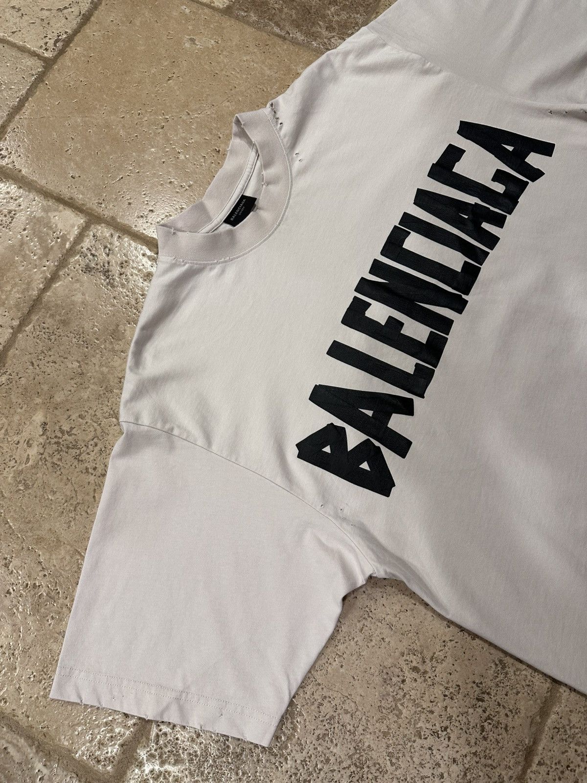 Balenciaga Balenciaga Distressed Type Black Duct Tape Logo White Tee Size US XS / EU 42 / 0 - 6 Thumbnail