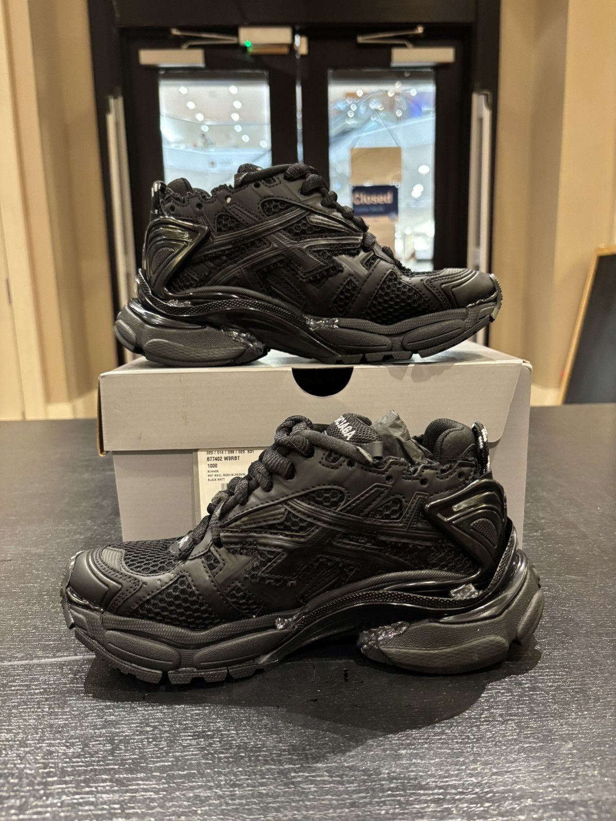 Balenciaga Balenciaga Runner Triple Black Size US 4 / IT 34 - 2 Thumbnail
