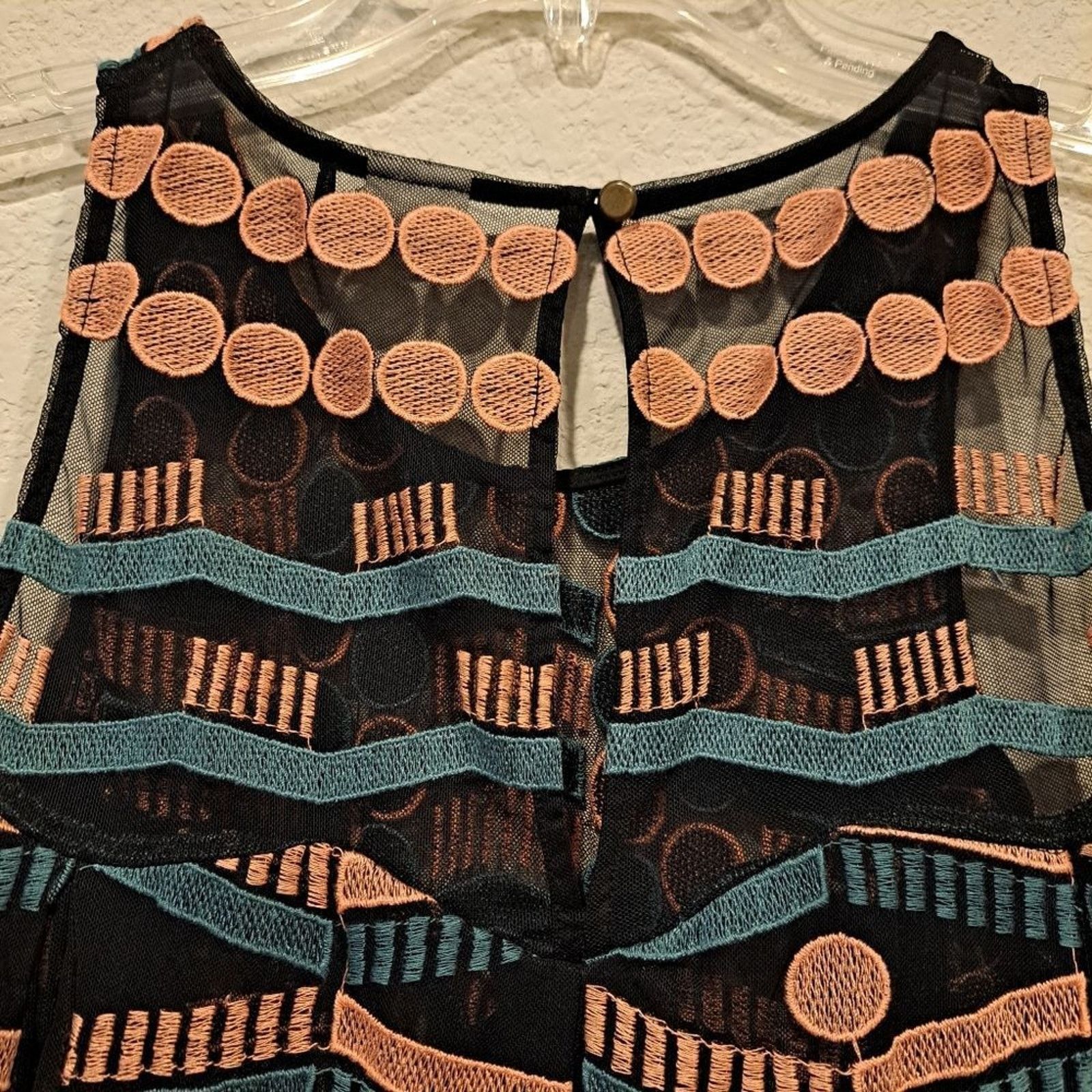Anthropologie Anthropologie Akemi + Kin Embroidered Kalila Tank Blouse S Size S / US 4 / IT 40 - 8 Thumbnail