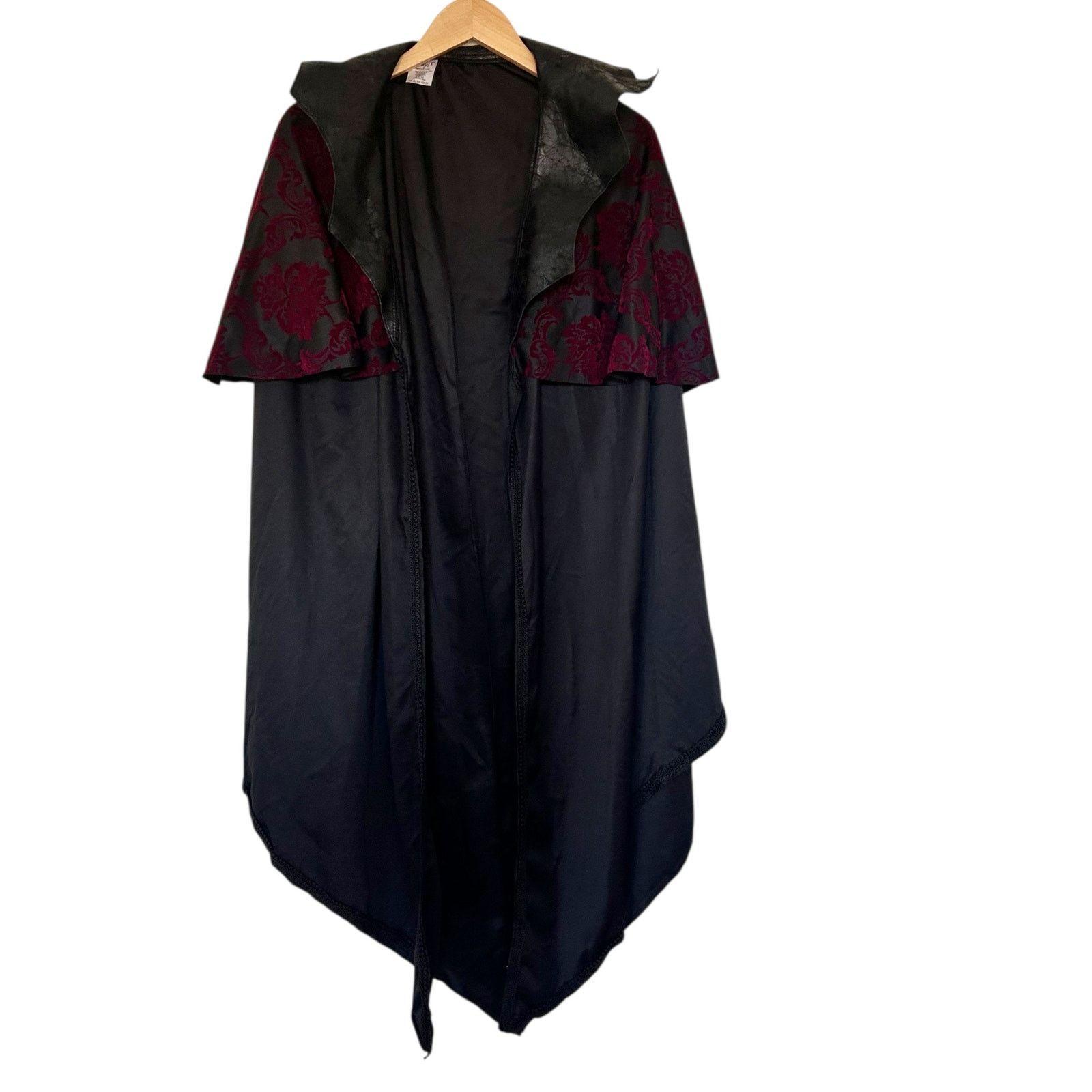 Other Spirit Halloween Vampire Costume Cape & Pants Sz M Size US M / EU 48-50 / 2 - 1 Thumbnail