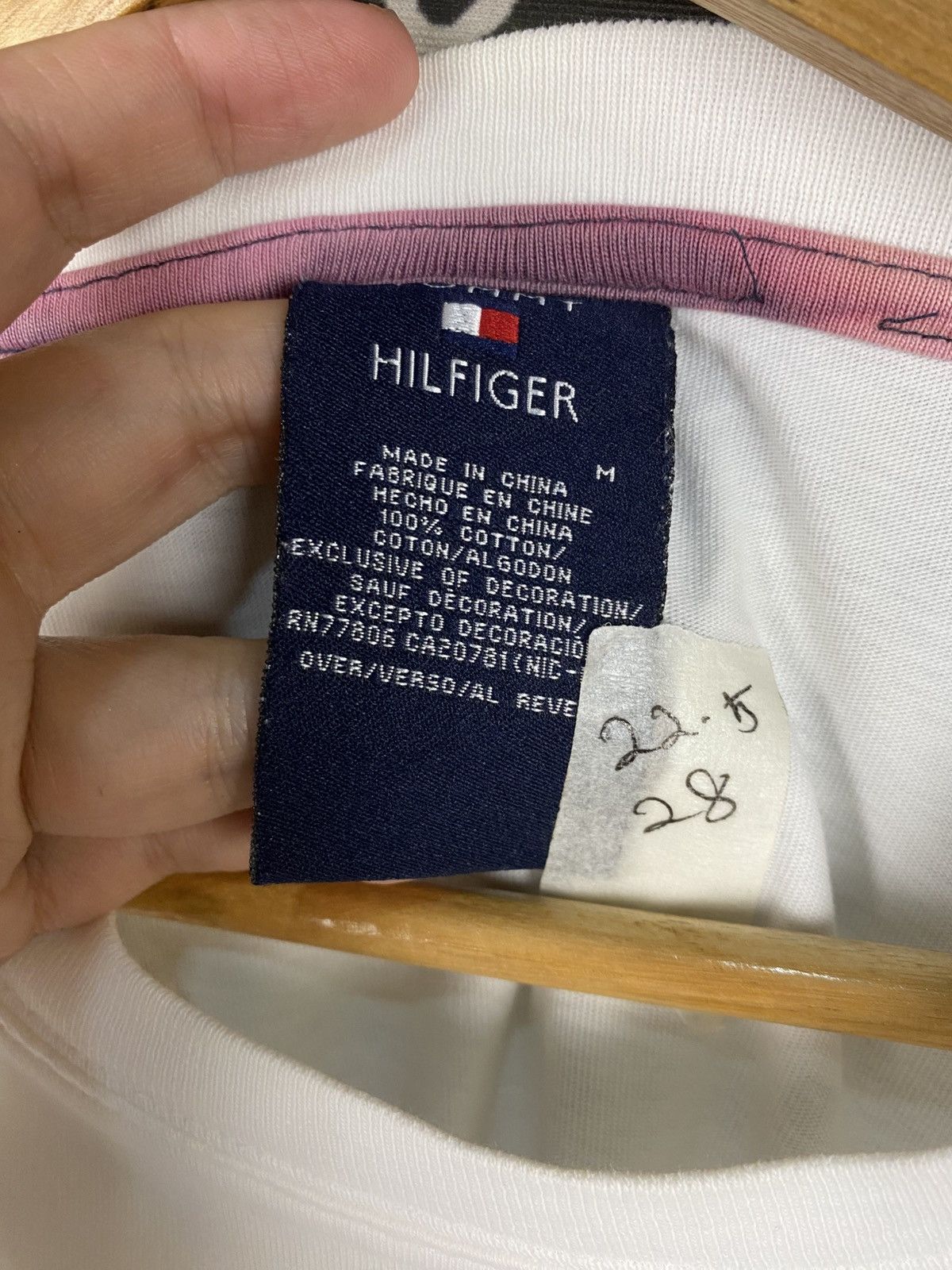 Tommy Hilfiger Vintage Tommy Hilfiger Classic Flag Logo Graphic Tee White Size US L / EU 52-54 / 3 - 4 Thumbnail