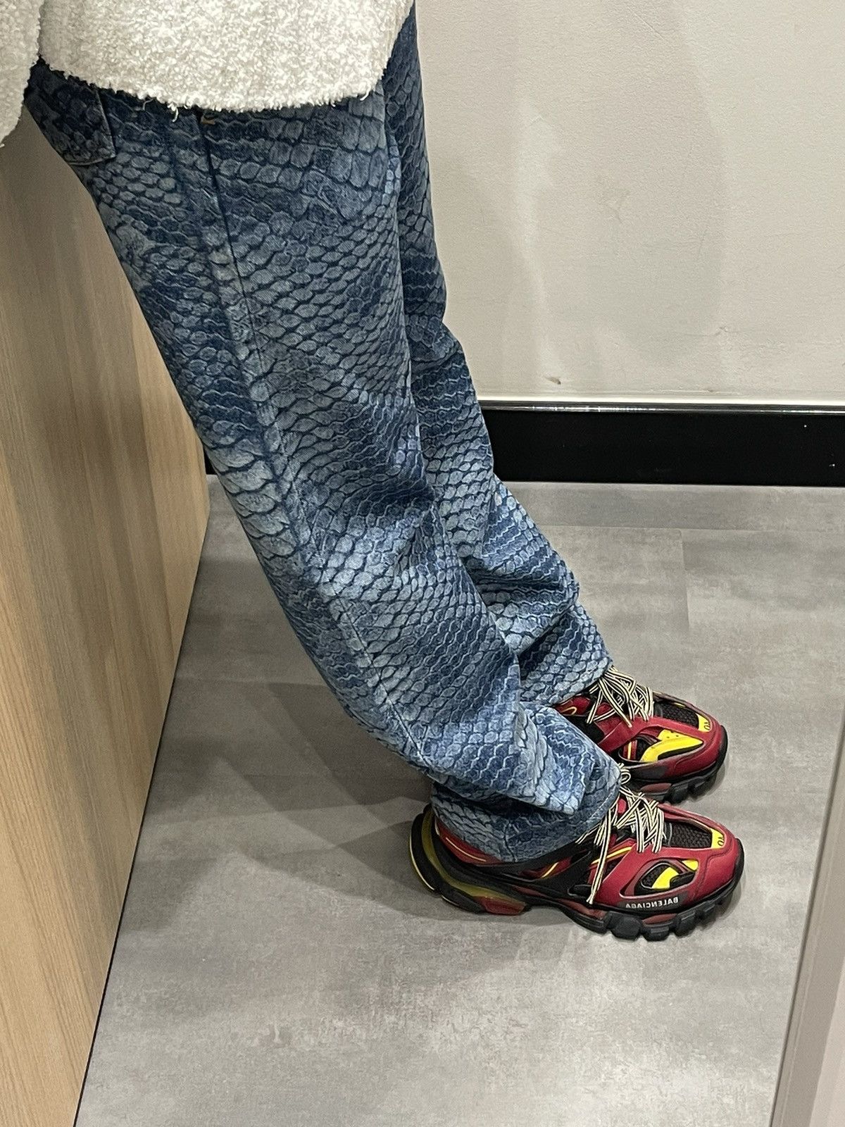 Maison Margiela !DS! SS22 Maison Margiela SnakeSkin Blue Pattern Denim Pants Size US 34 / EU 50 - 7 Thumbnail