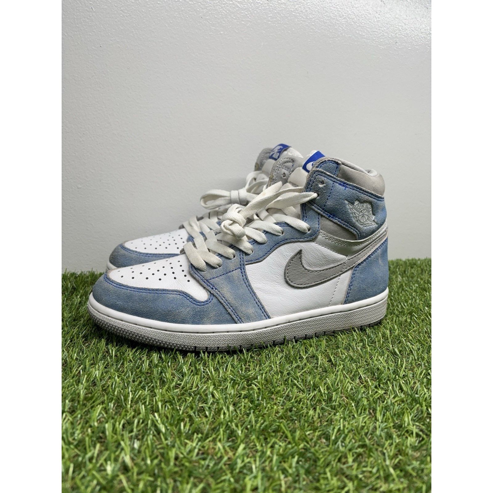 Jordan Brand Size 8.5 - Jordan 1 Retro OG High Hyper Royal | GREAT COND! Size US 8.5 / EU 41-42 - 1 Thumbnail