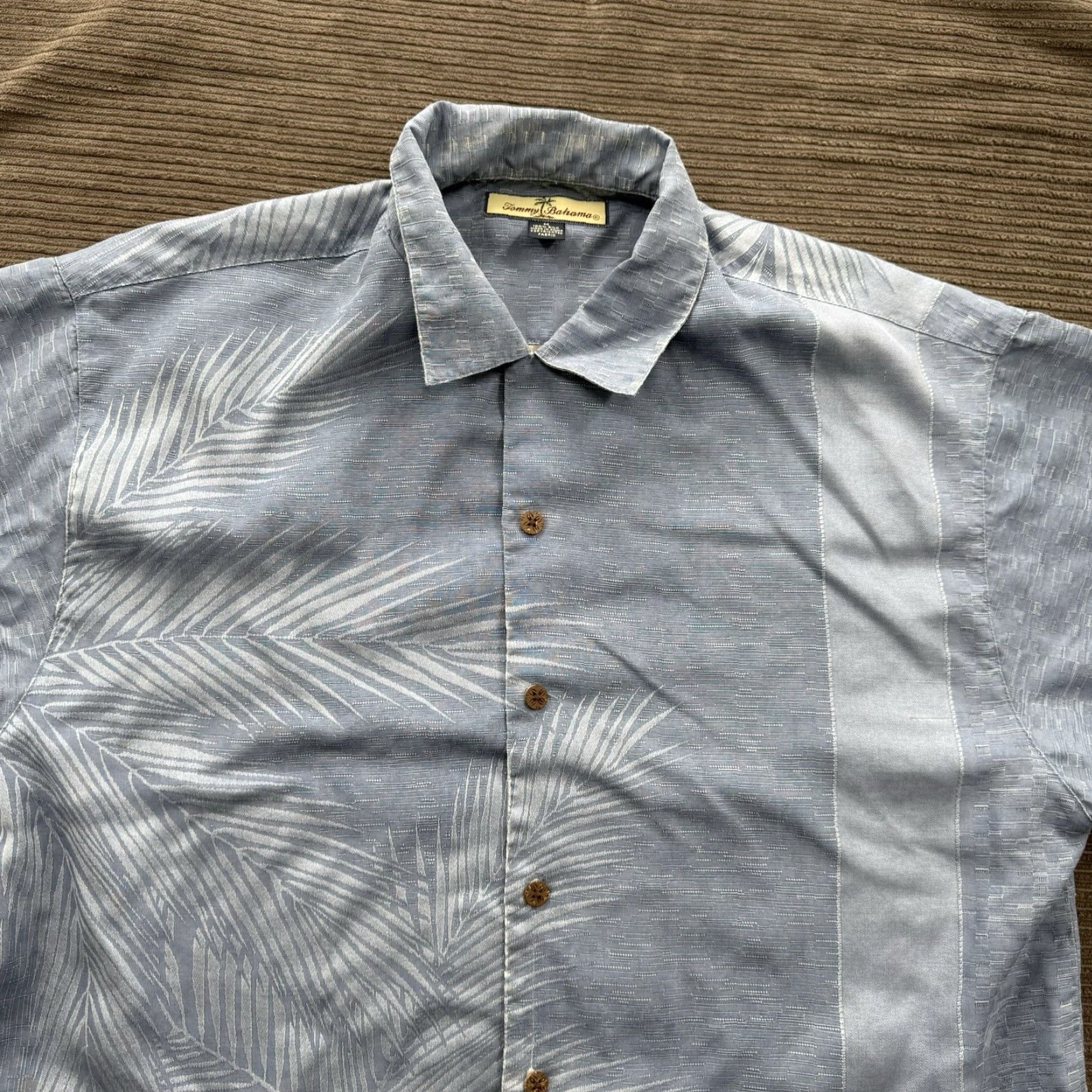 Tommy Bahama VINTAGE? No. Tommy Bahama Shirt Men Medium Silk Floral Print Short Sleeve Button Up Weekend Size US M / EU 48-50 / 2 - 8 Thumbnail