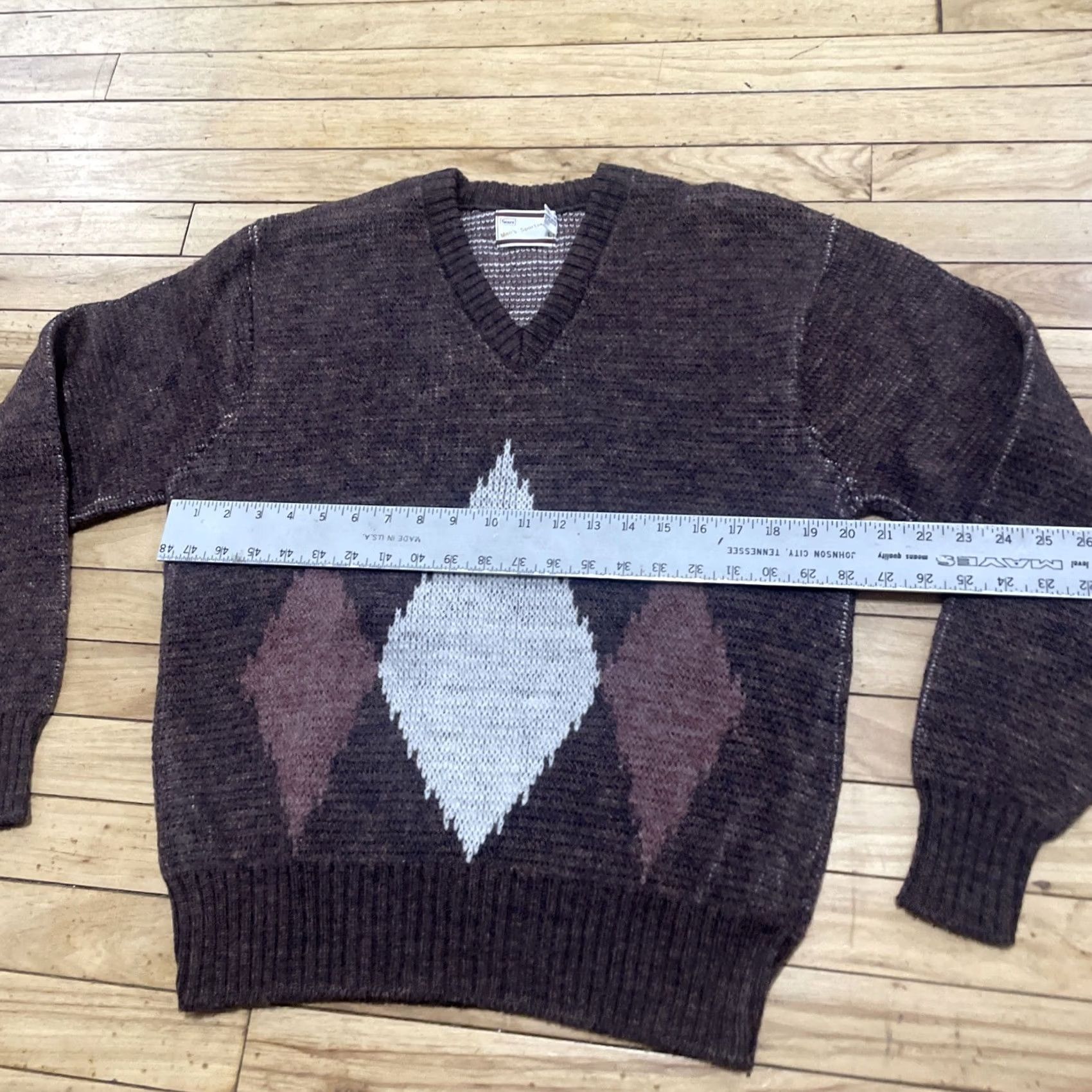 Sears VINTAGE Sears Men's Sportswear Wool Crop Vneck Argyle Sweater L Brown Orlon Acryllic Knit Pullover Geometric Pattern Mens Size US L / EU 52-54 / 3 - 7 Thumbnail