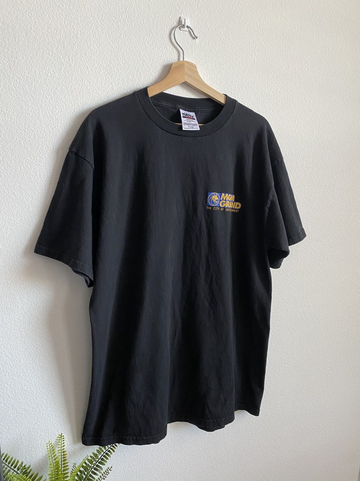 Vintage Vintage 90s MGM Grand Directors Cut Movie Tee Size US XL / EU 56 / 4 - 5 Thumbnail