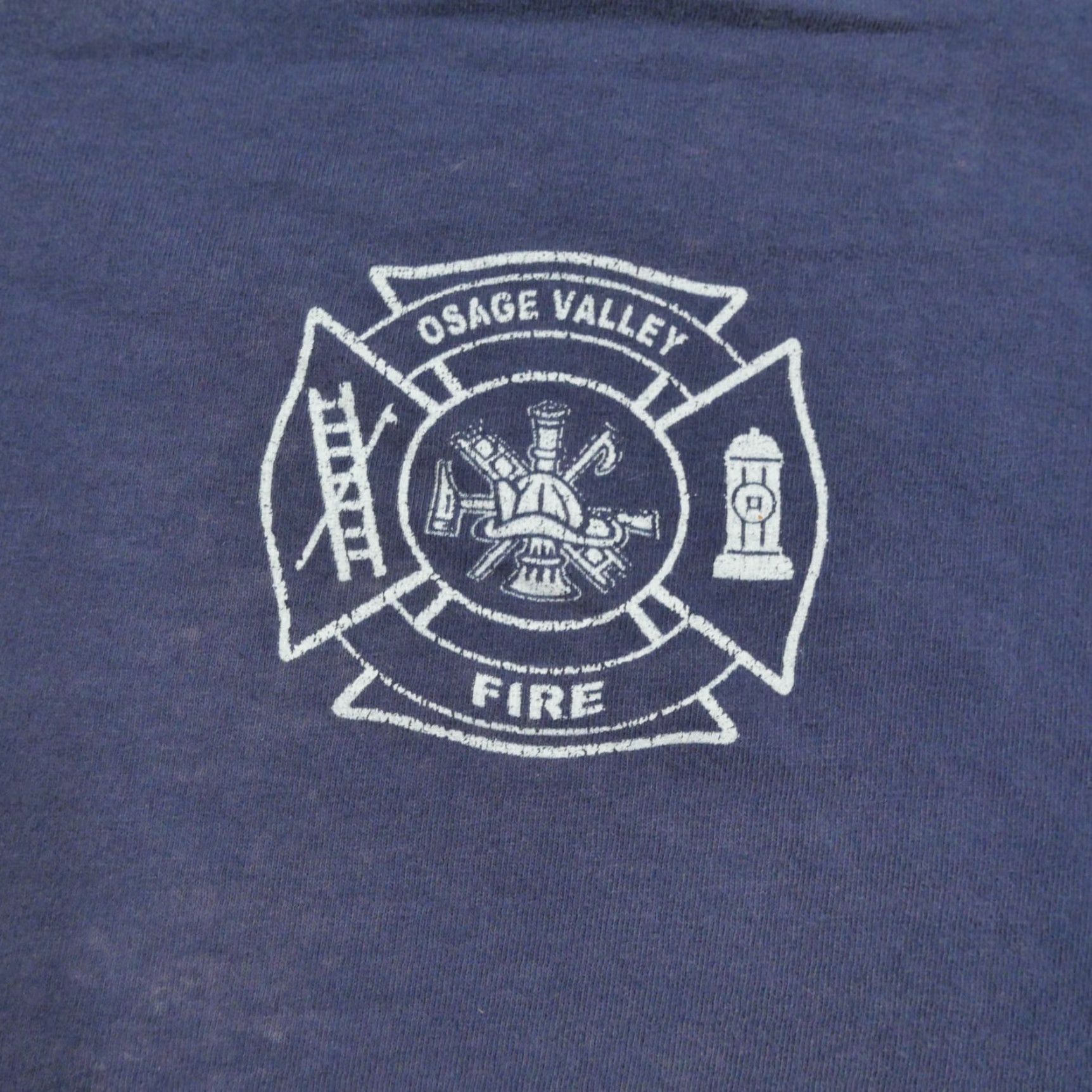 Hanes VINTAGE Hanes T-Shirt Blue Fire Department Men L Crew Neck Short Sleeve Distressed Graphic Print Faded 90s Size L Size US L / EU 52-54 / 3 - 3 Thumbnail