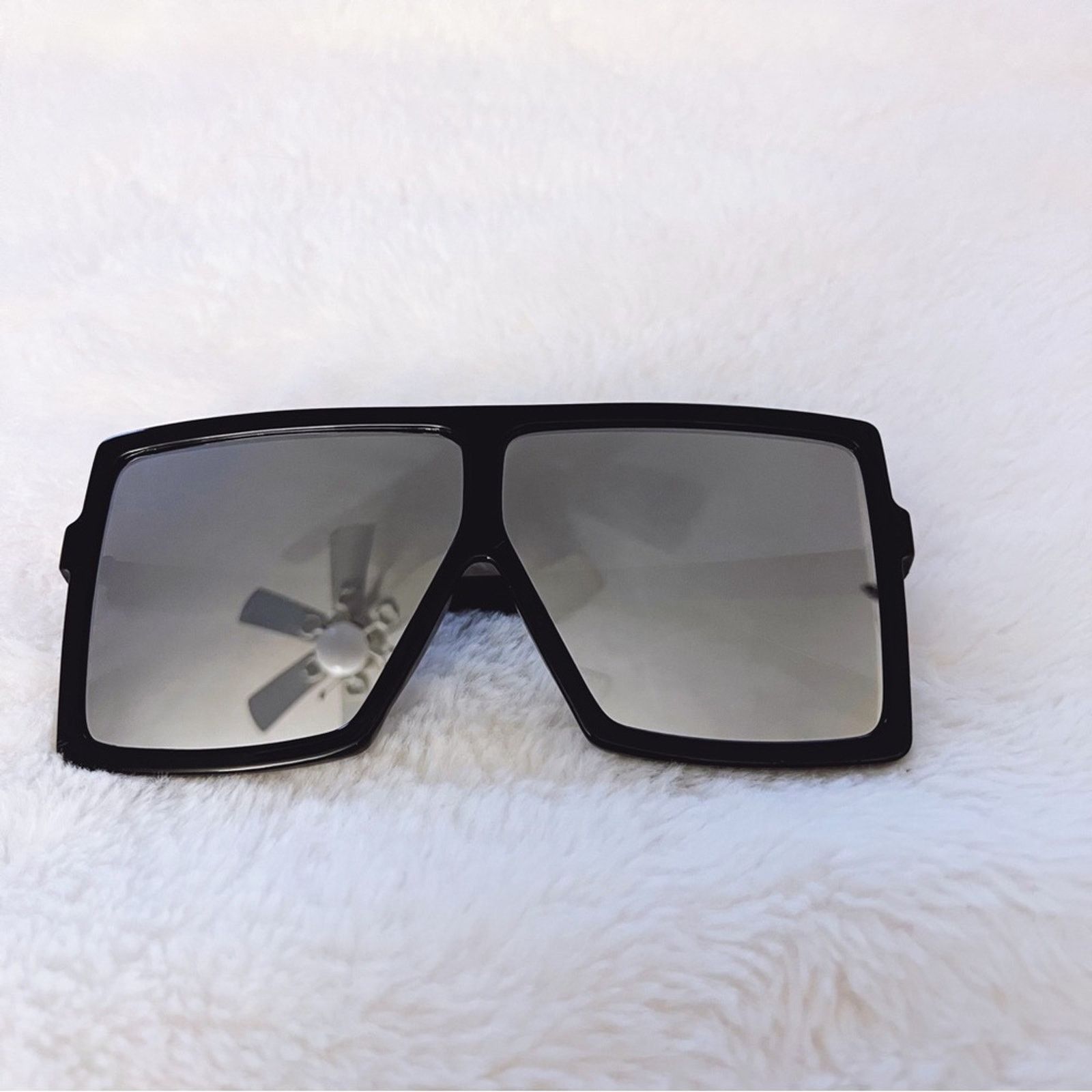 Other Ivonne Black & Mirrored Oversized Square Sunglasses Size ONE SIZE - 2 Thumbnail