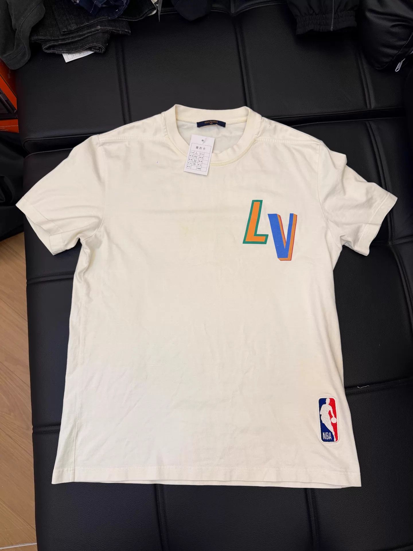 Louis Vuitton LV x NBA Short Sleeve Tee L Size L / US 10 / IT 46 - 1 Thumbnail