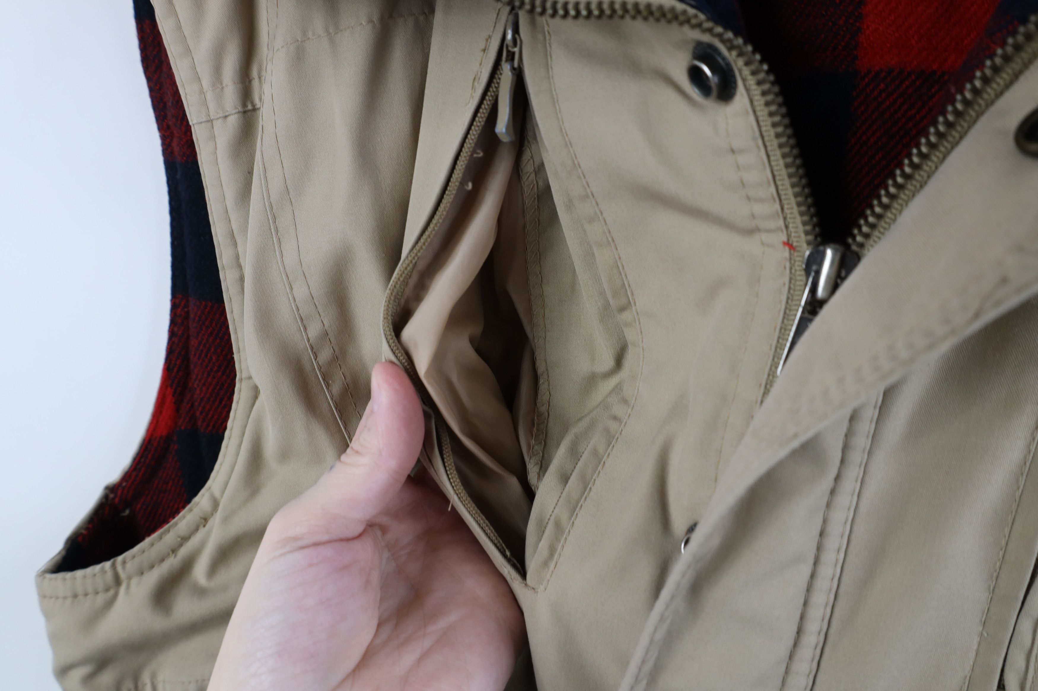 Vintage Vintage 70s Streetwear Lined Full Zip Puffer Vest Jacket Size US XL / EU 56 / 4 - 6 Thumbnail