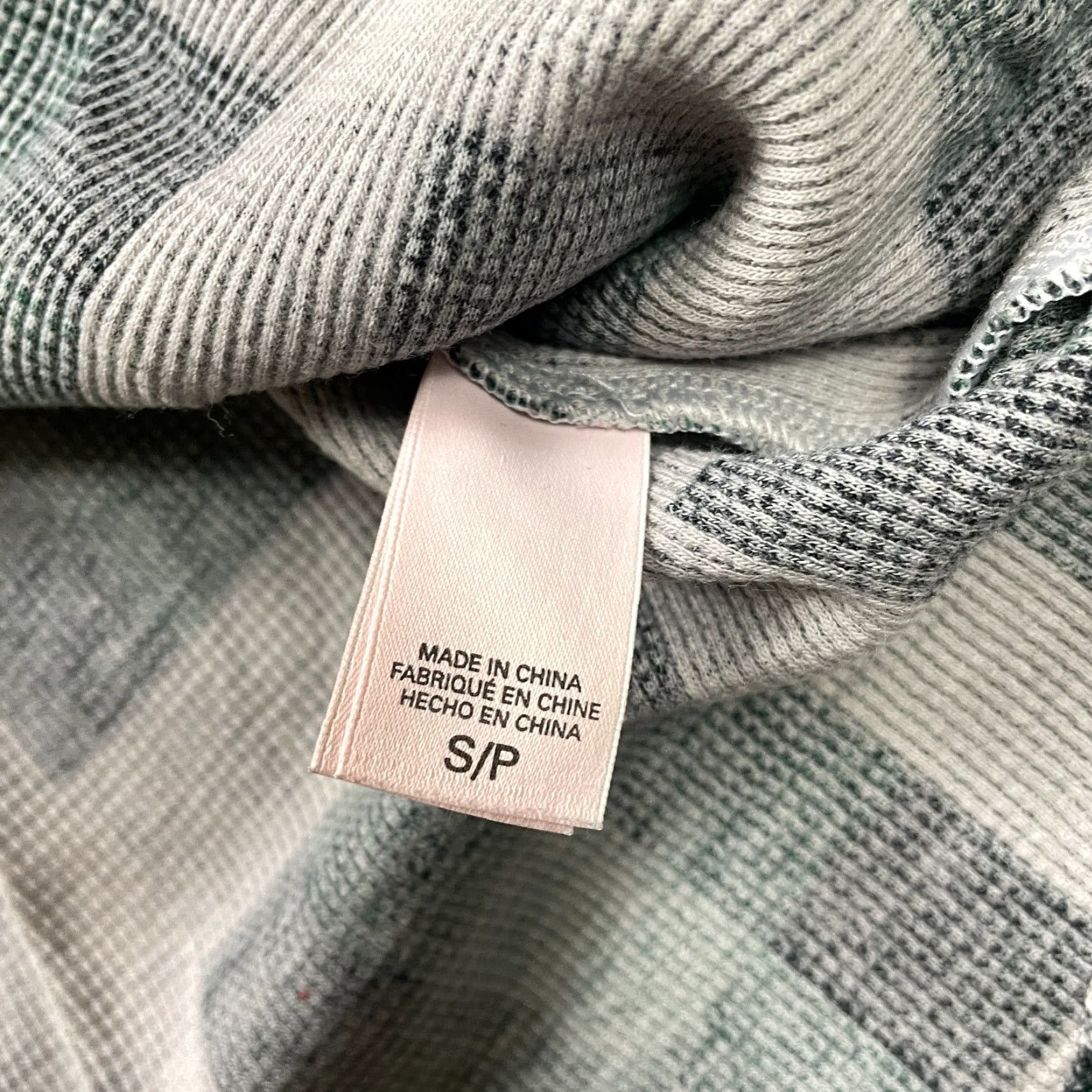 Victoria's Secret VINTAGE? No. Victoria's Secret Pajama Top Shirt Women S Green Plaid Knit Long Sleeve Round Neck Sleepwear Contemporary Classic Size S / US 4 / IT 40 - 6 Thumbnail