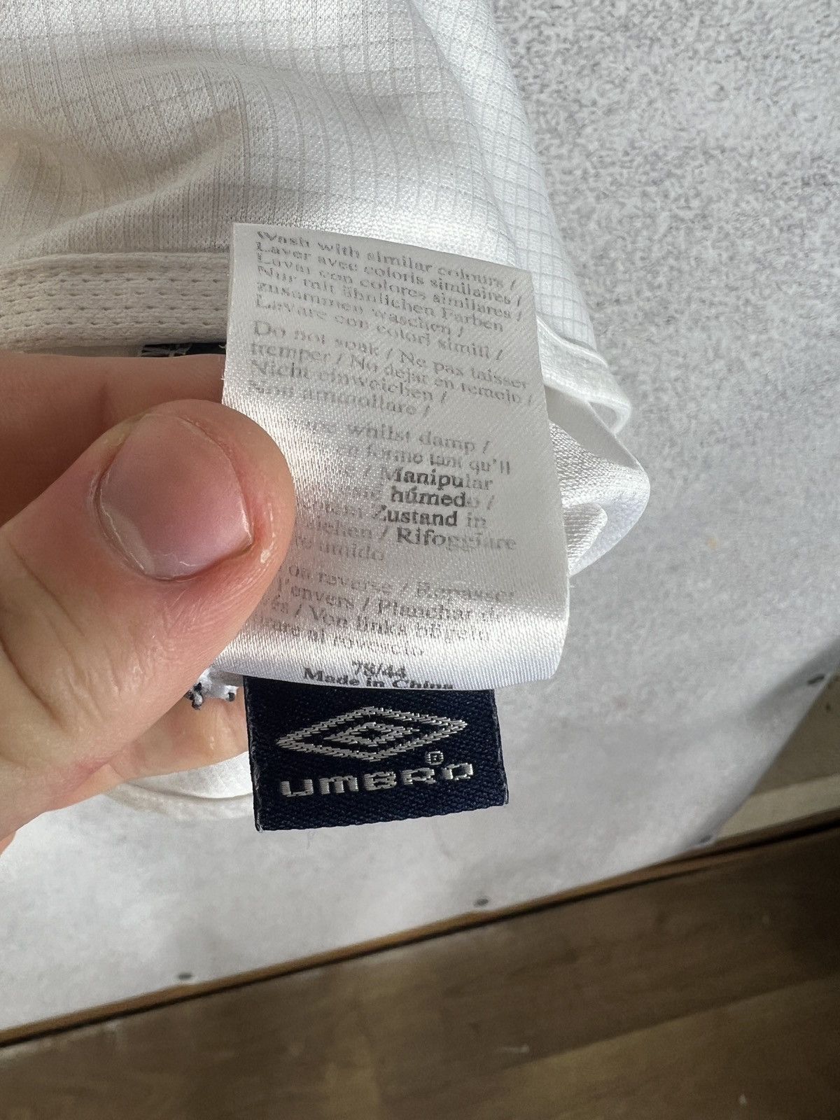 Umbro Vintage Umbro England 2004 2005 Training Shirt Soccer Jersey Size US M / EU 48-50 / 2 - 8 Thumbnail