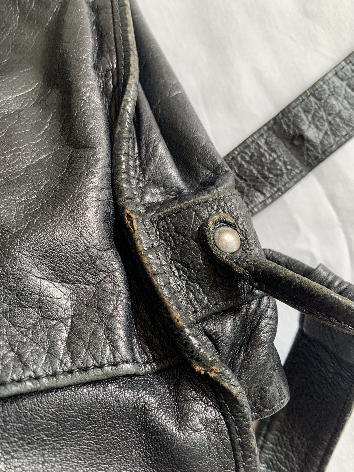 Moschino VINTAGE MOSCHINO BLACK LEATHER SLING BAG Size ONE SIZE - 17 Thumbnail