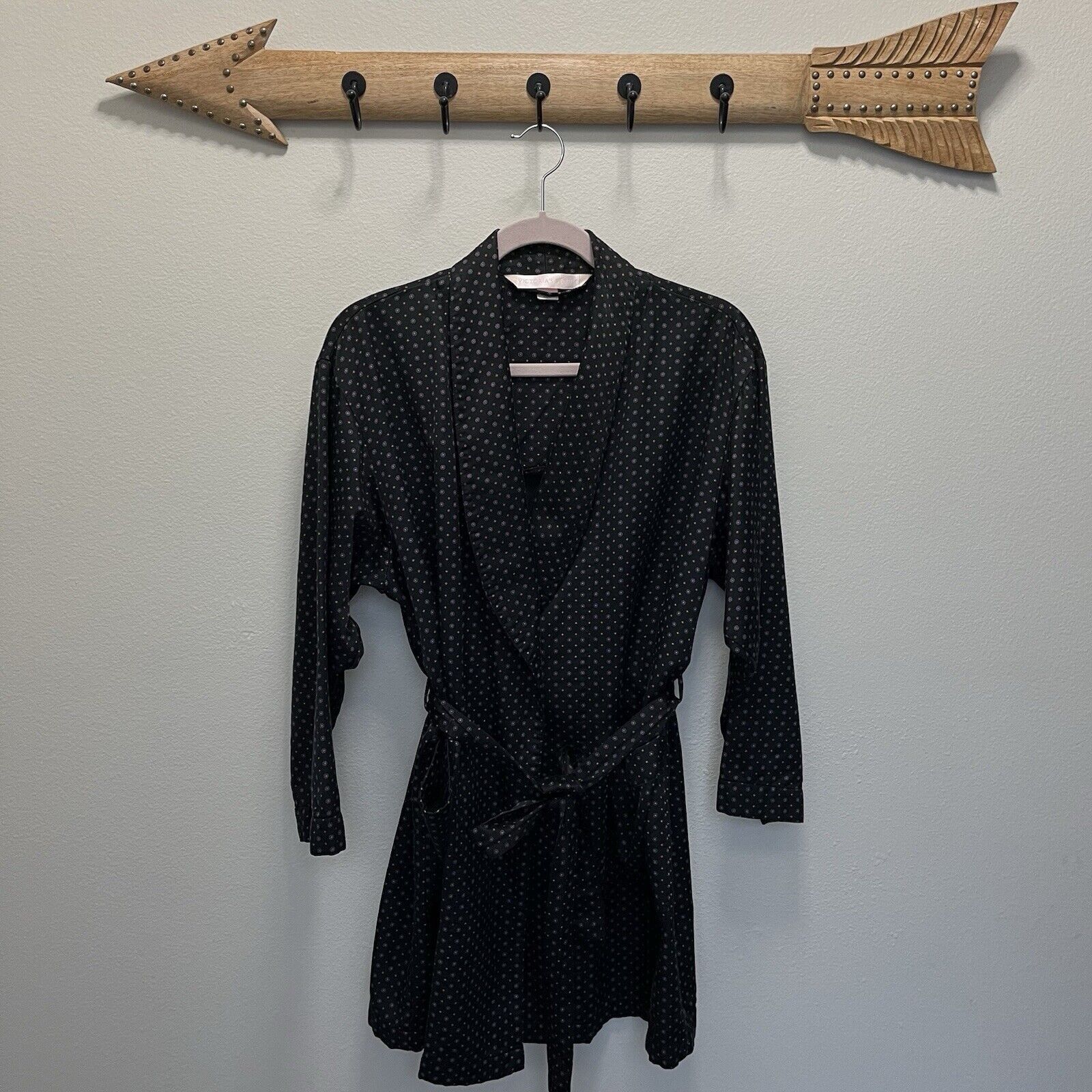 Victoria's Secret Victoria's Secret | Robe XS/S Black Floral Satin Loungewear Size S / US 4 / IT 40 - 1 Thumbnail