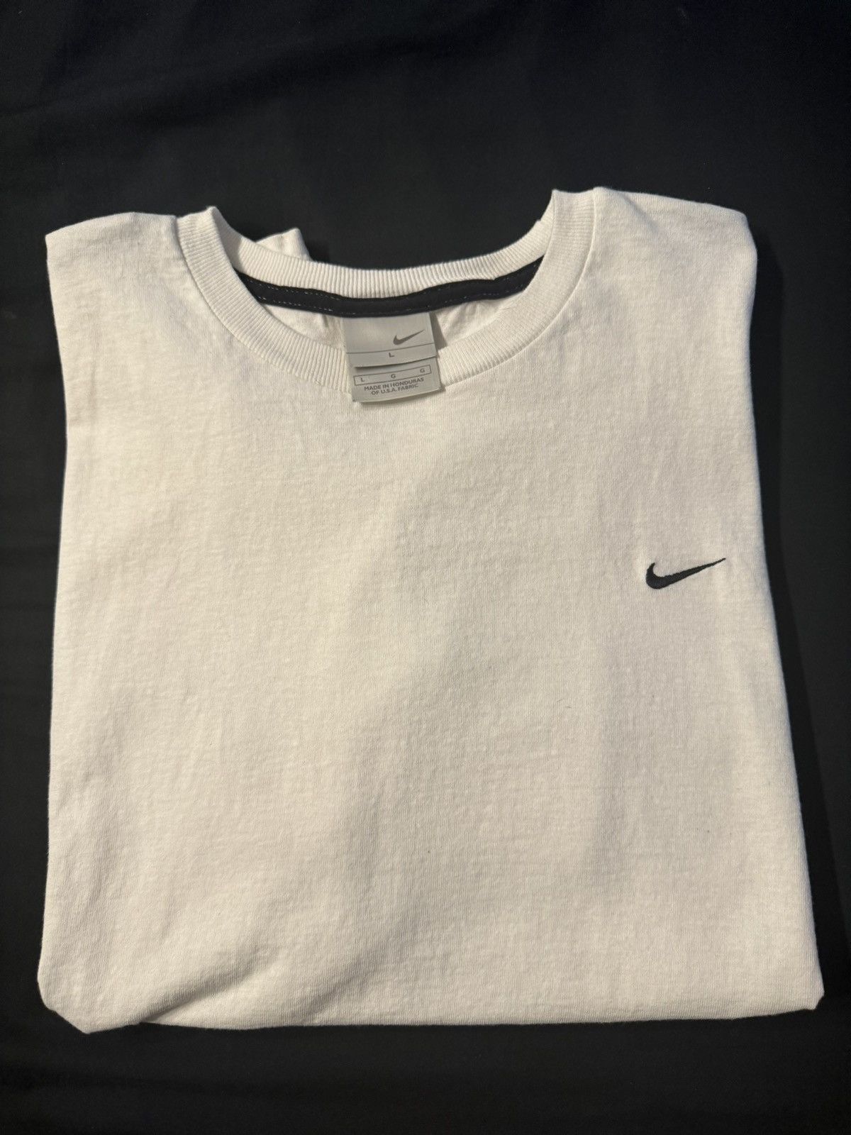 Nike Vintage 2000s white Nike t shirt with small swoosh logo | Grailed