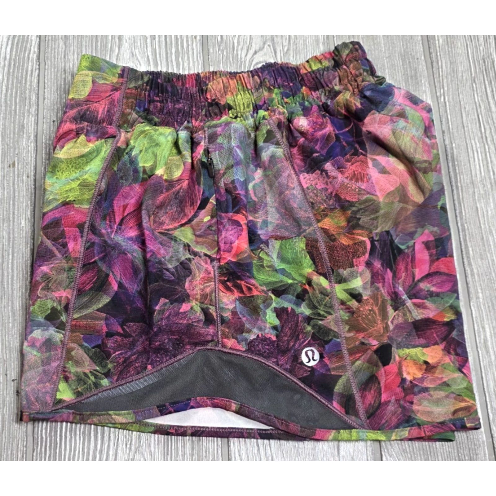 Lululemon Lululemon Hotty Hot Vivid Floral Shorts Size 4 Multicolor 3” Inseam High Rise Women's Athletic Running & Jogging Short Size 27" / US 4 / IT 40 - 5 Thumbnail
