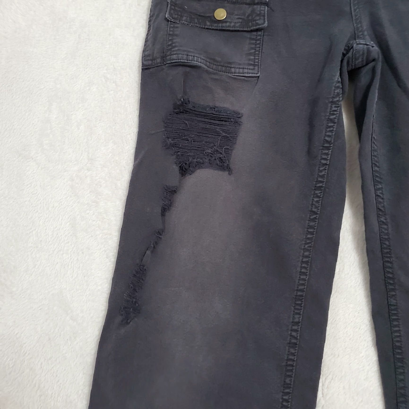 Vintage Pilcro Womens Jeans 29 Black Cargo Distressed Wide Leg Cropped Patch Pockets Size 29" - 6 Thumbnail