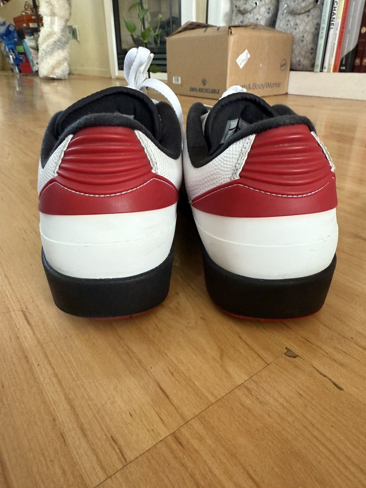 Jordan Brand Air Jordan 2 Retro Low 'Chicago' 2016 Size US 11 / EU 44 - 5 Thumbnail