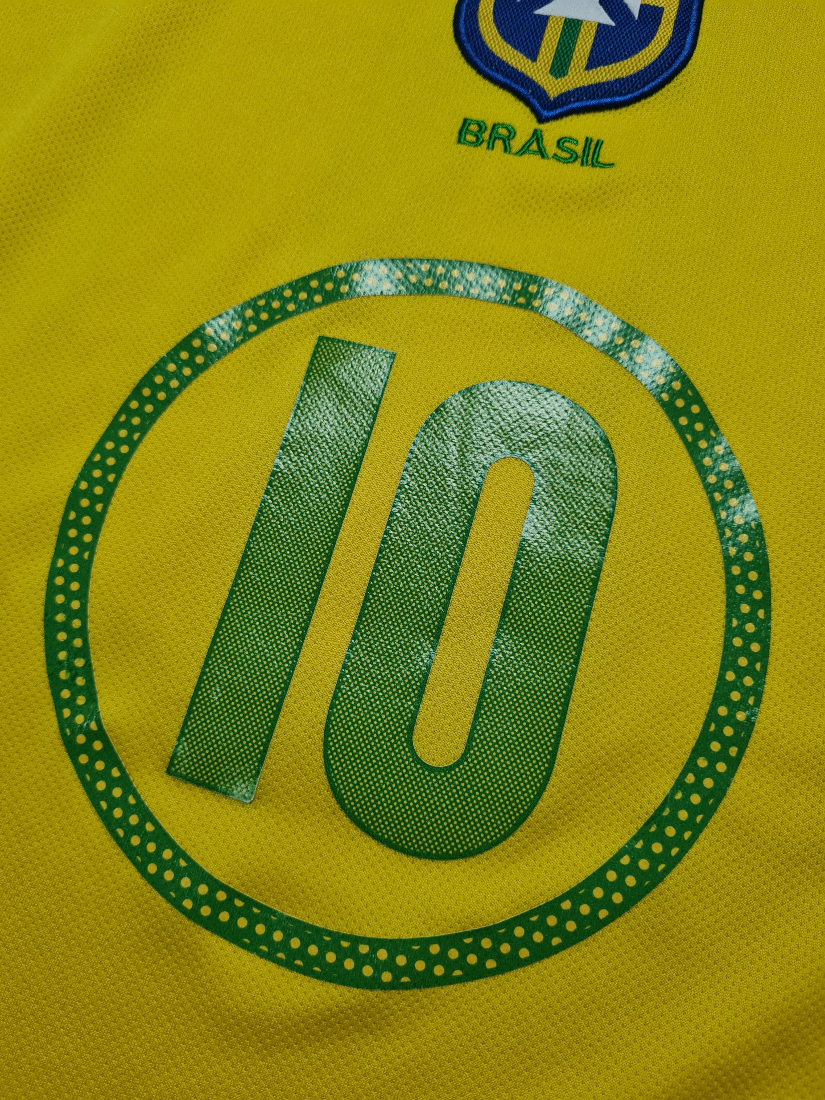 Nike NIKE Brazil 2004 #10 Ronaldinho Vintage Soccer Shirt Size US L / EU 52-54 / 3 - 16 Thumbnail