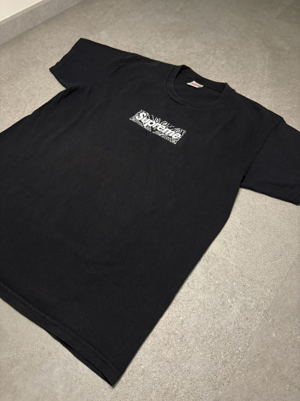 Supreme Supreme Bandana Box Logo Tee Black FW19 Size L Top Condition Size US L / EU 52-54 / 3 - 2 Thumbnail