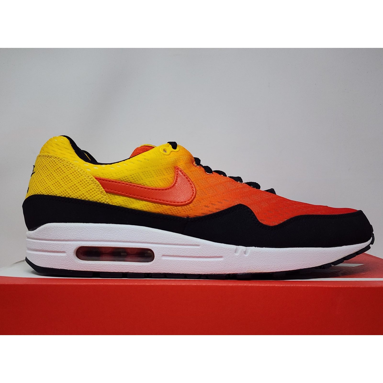 Nike Nike Air Max 1 SUNSET PACK 2013 554718-880 Size 9 WORN Size US 9 / EU 42 - 5 Thumbnail