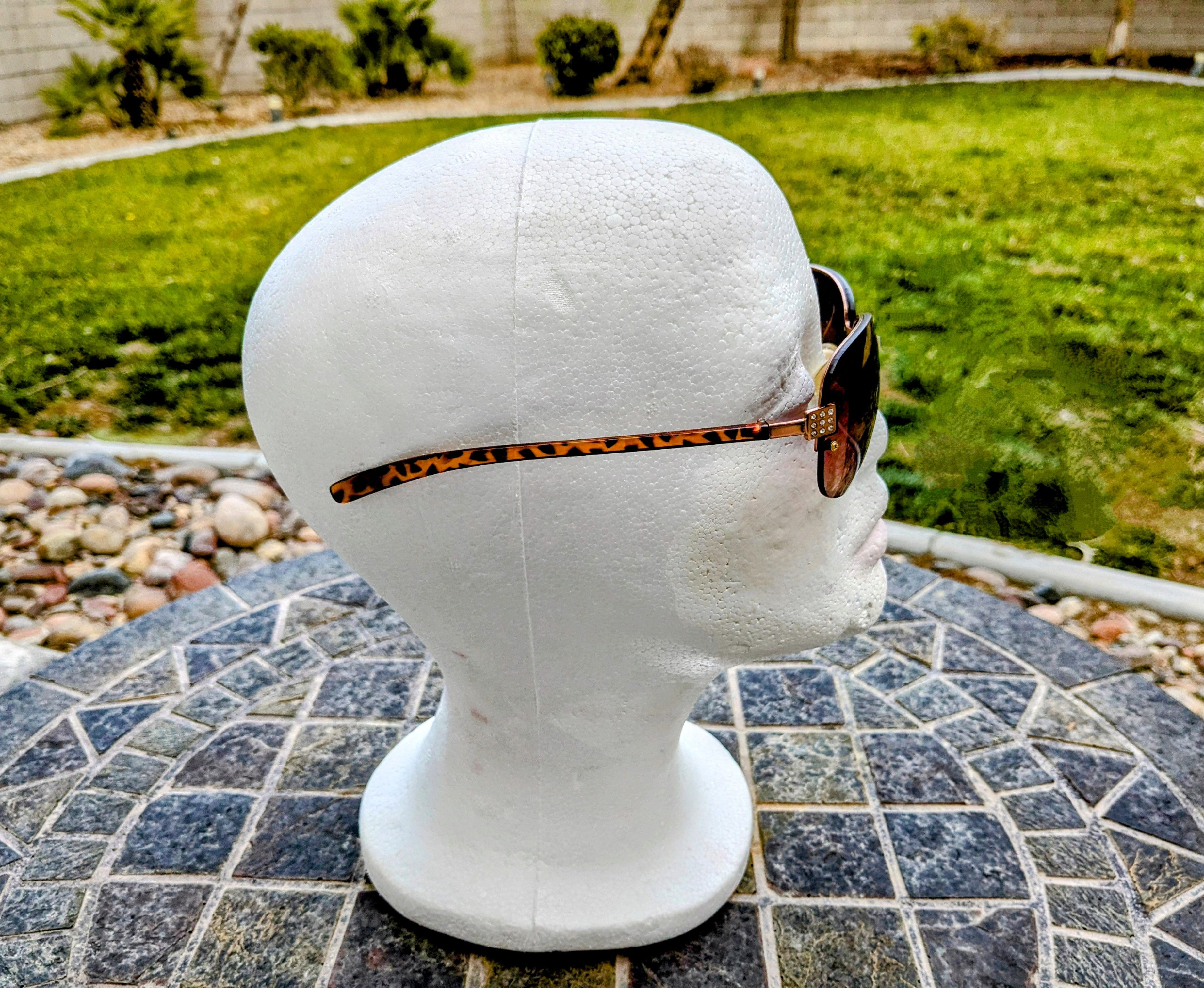 Designer Women's Tortoise Shell Rimless Large Rhinestone Sunglasses Size ONE SIZE - 2 Thumbnail
