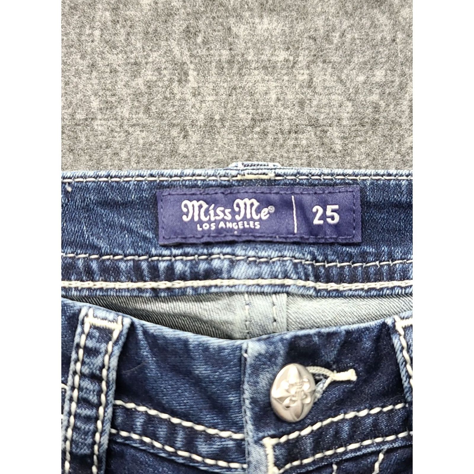 Miss Me Miss Me Jeans Womens 26x26 Boot Cut Mid Rise Embroidered Rhinestone Denim Blue 5-Pocket Country Western Cowgirl Womens Jeans Size 28" / US 6 / IT 42 - 3 Thumbnail