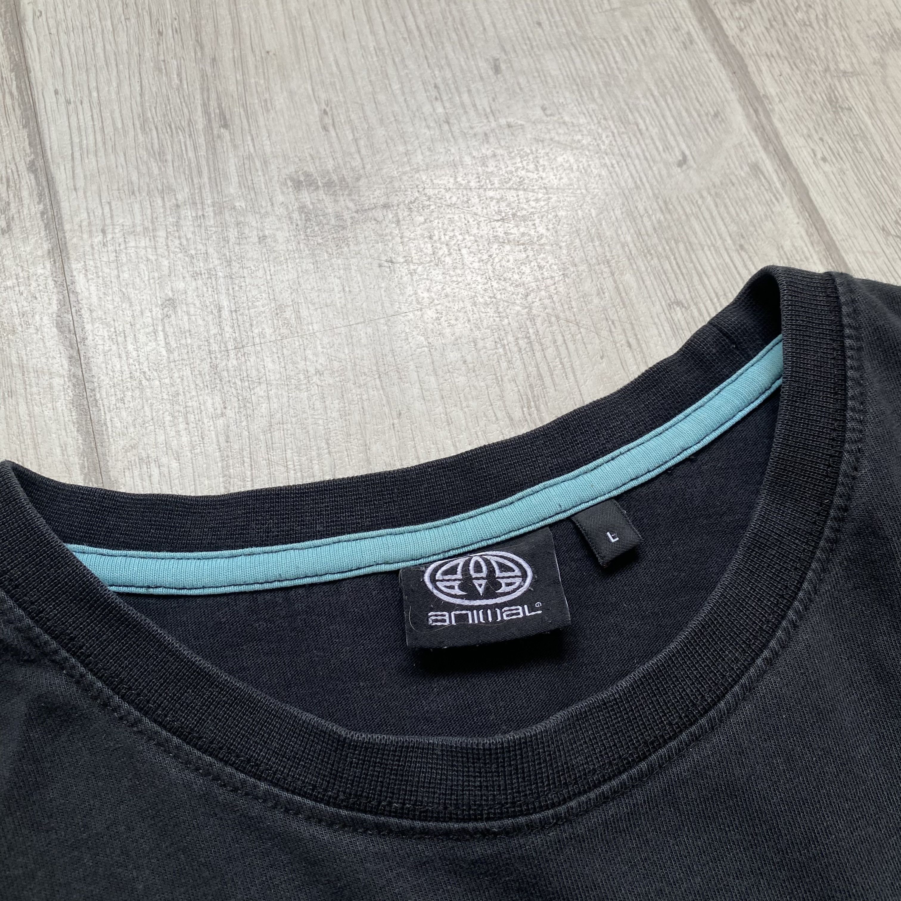 Quiksilver Vintage Skater Surfer Animal tee Billabong style Airwalk Size US M / EU 48-50 / 2 - 4 Thumbnail