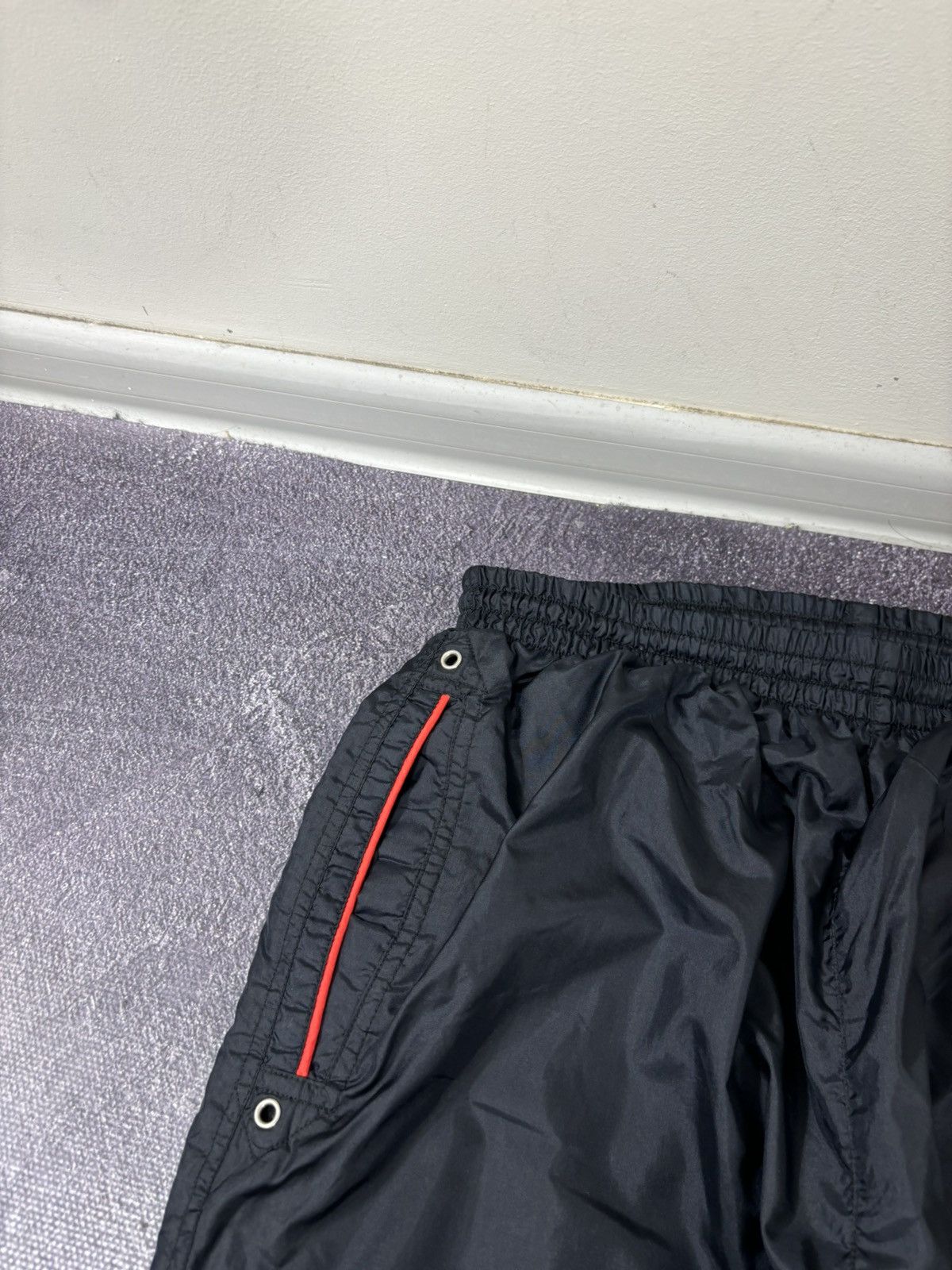 Nike Vintage 90s Nike Y2K Retro Hype Black Nylon Track Pants Size US 32 / EU 48 - 9 Thumbnail