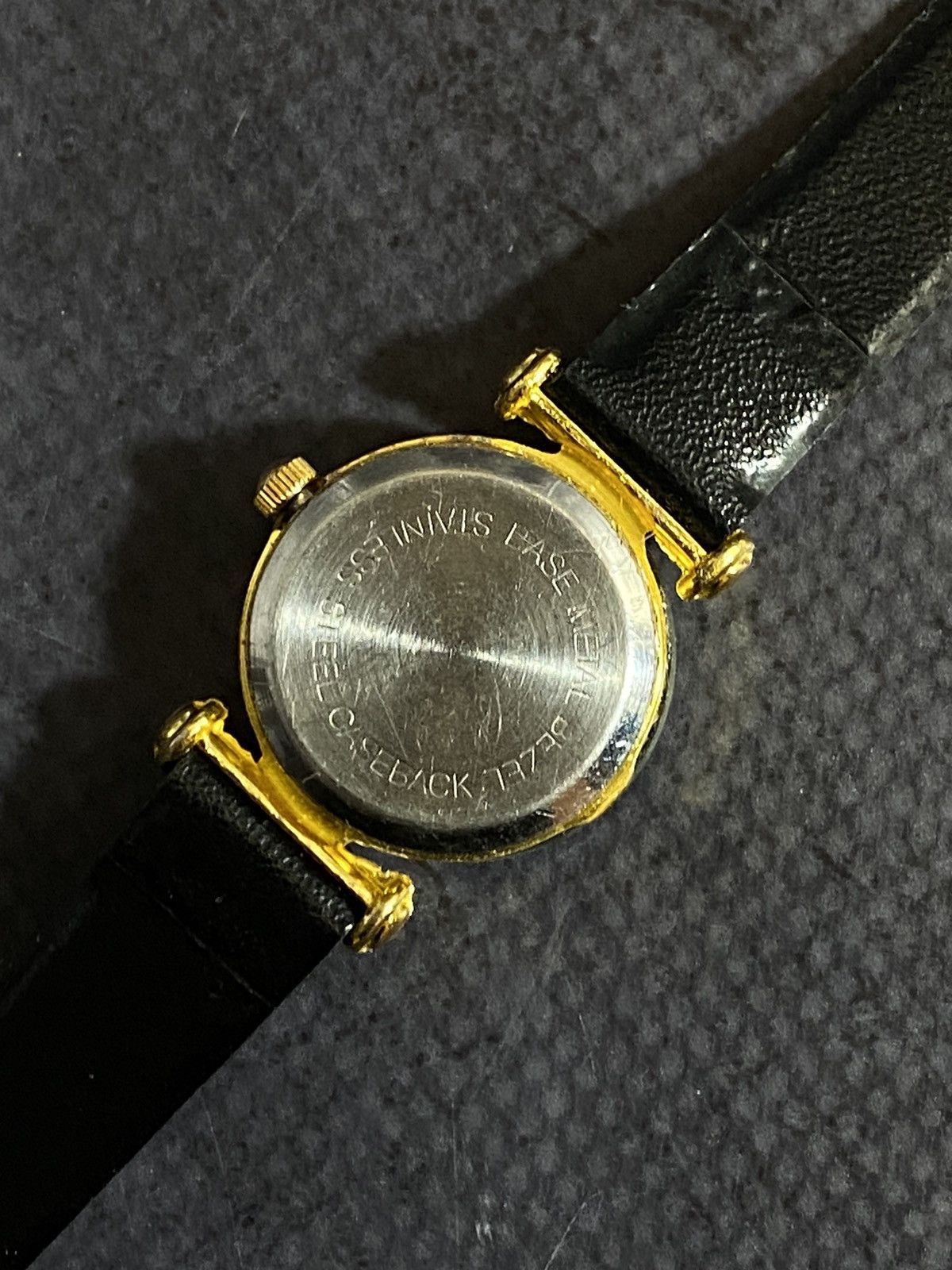 Jewelry Classic Light Dial Watch with Gold Accents Japanese Brand Size ONE SIZE - 5 Thumbnail