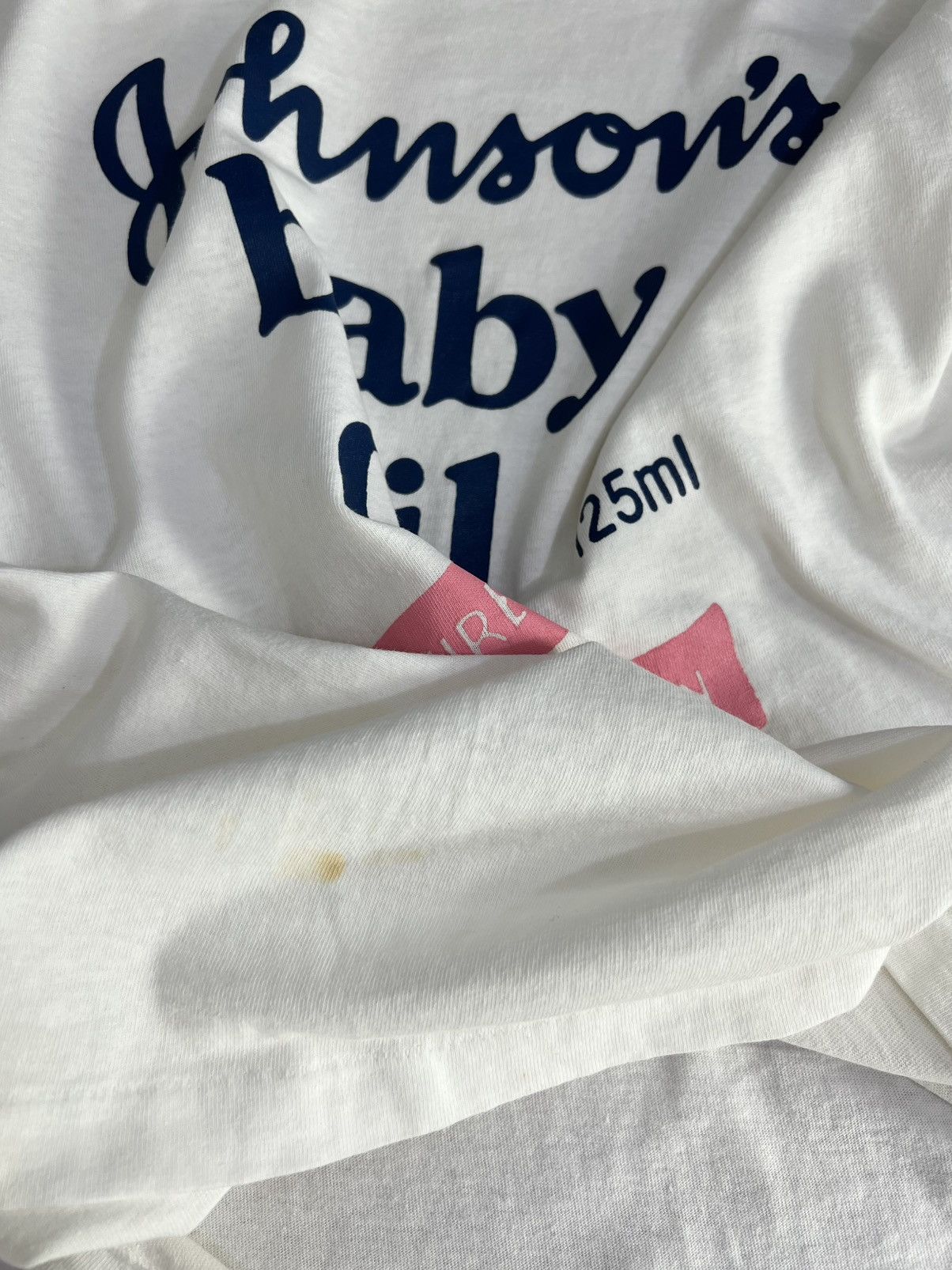 Vintage 90s Vintage Distressed Johnsons Baby Oil Promo Tee Size US M / EU 48-50 / 2 - 5 Thumbnail