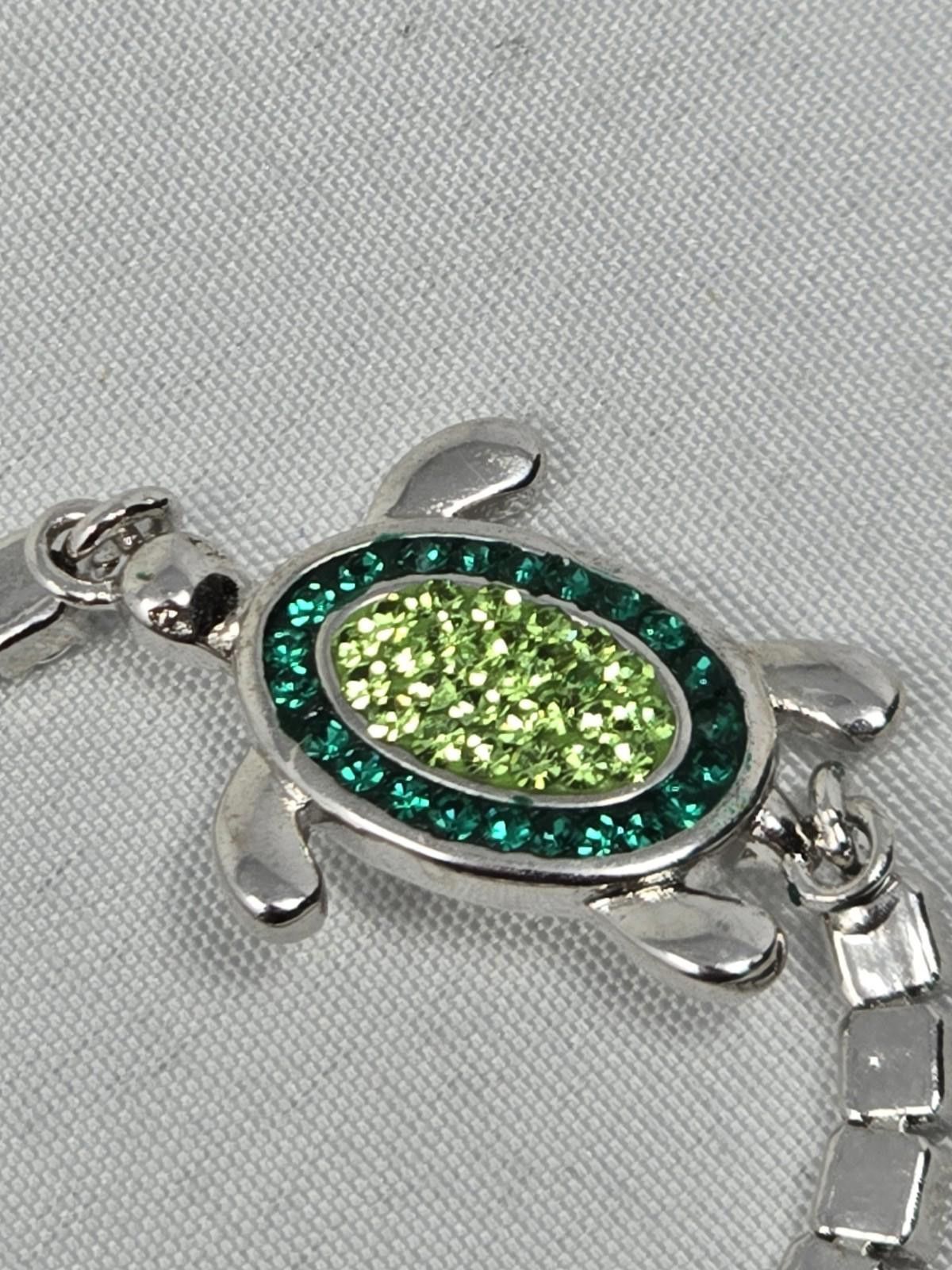 The Unbranded Brand Adjustable Turtle Bracelet w Green CZ Stones & Crystal Chain Size ONE SIZE - 4 Thumbnail