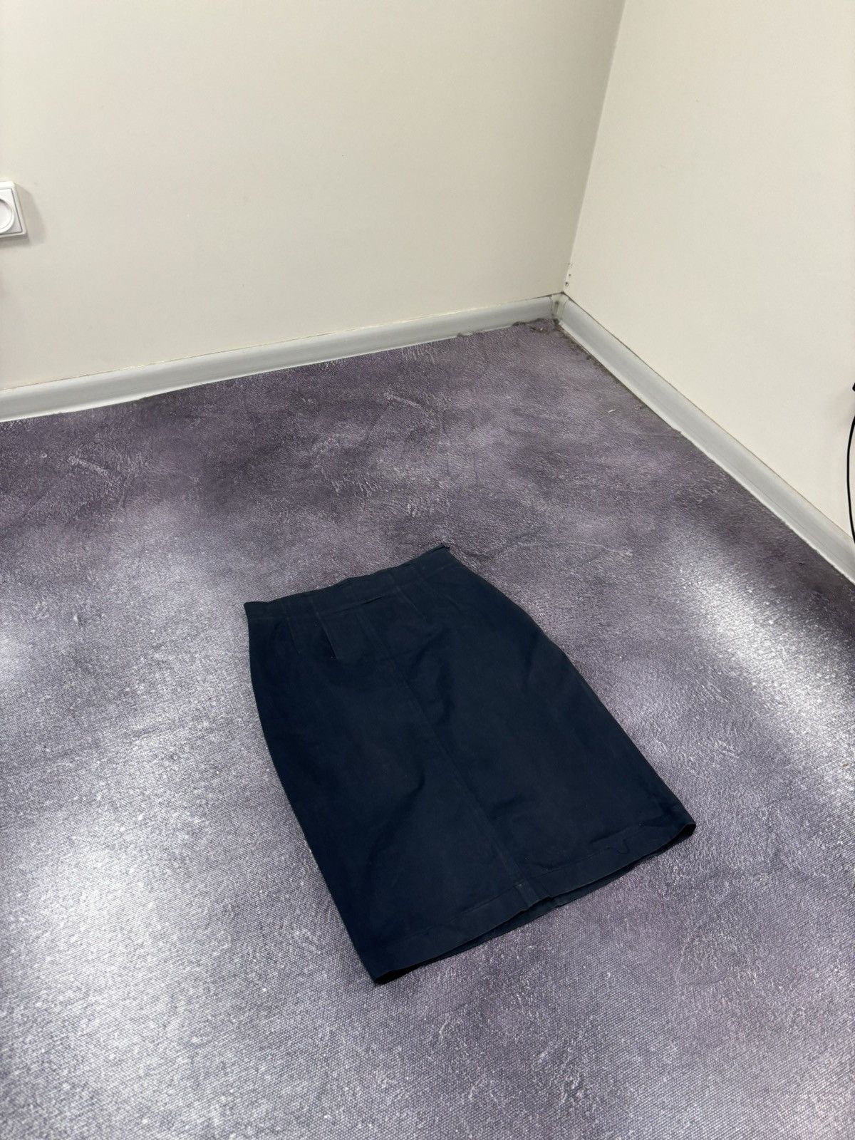 Iceberg Vintage Iceberg Women’s Navy Classic Luxury Midi Skirt Size 28" / US 6 / IT 42 - 10 Thumbnail
