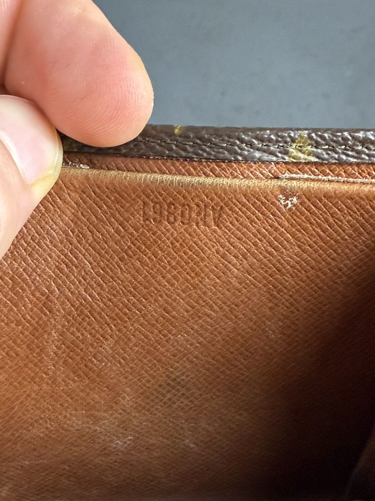 Louis Vuitton Vintage Louis Vuitton Monogram Wallet Size ONE SIZE - 15 Thumbnail