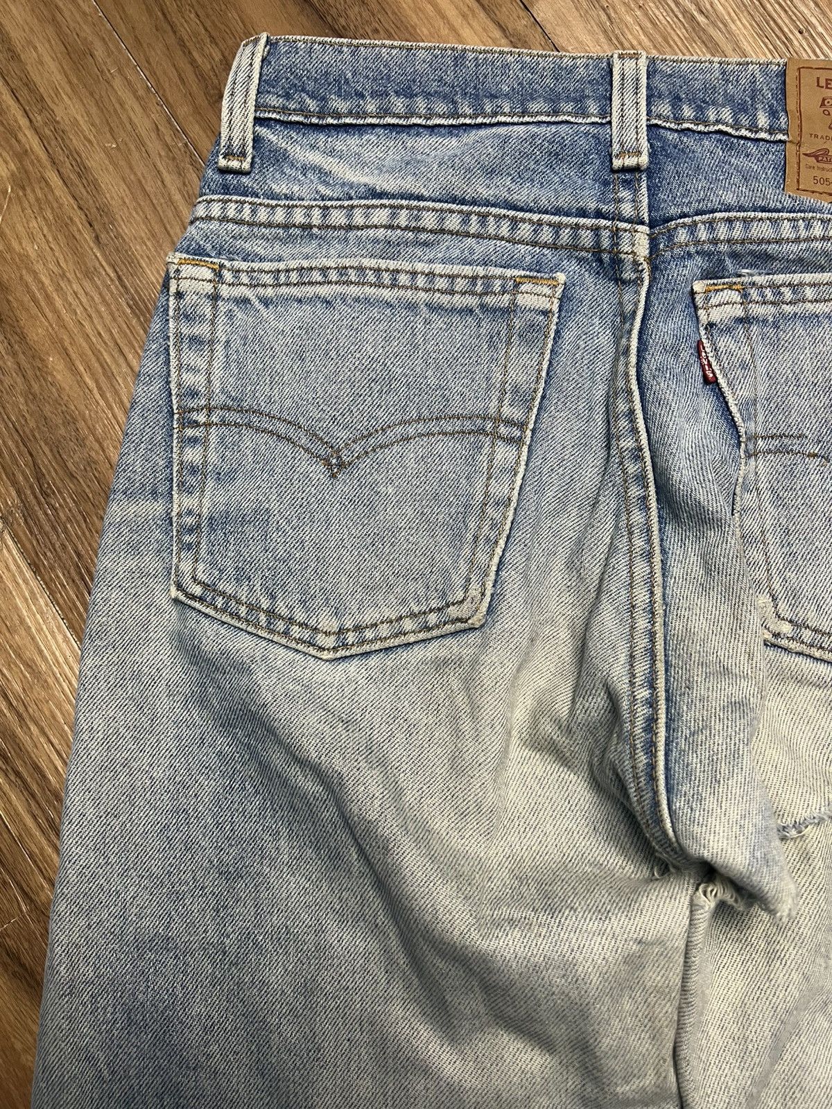 Levi's 90s Vintage Levi’s 505 Regular Fit Jeans - Made in USA (43) Size US 29 - 12 Thumbnail