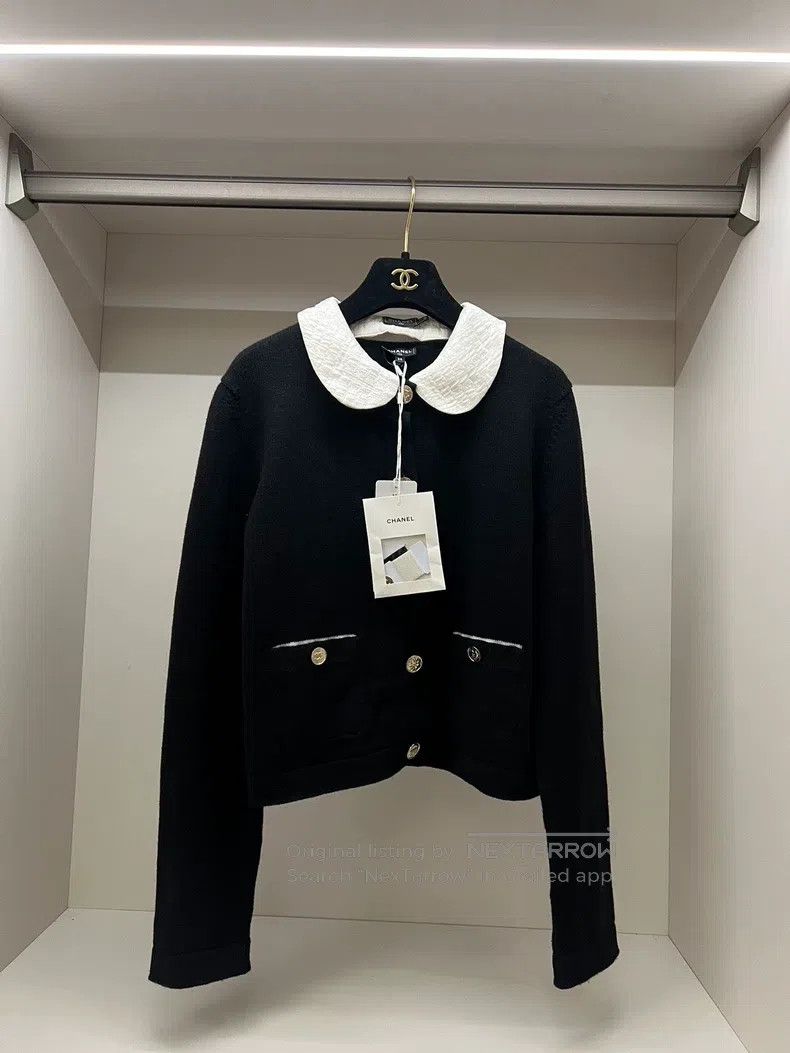 Chanel Chanel 25b detachable doll collar black cashmere cardigan Size XS / US 0-2 / IT 36-38 - 1 Thumbnail