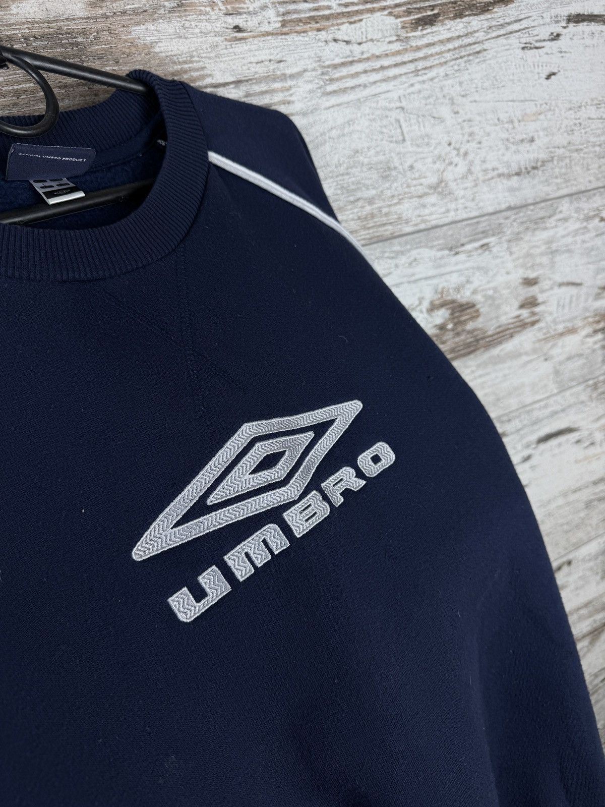 Umbro × Vintage Mens Vintage Umbro center logo sweatshirt y2k rare jacket Size US L / EU 52-54 / 3 - 8 Thumbnail